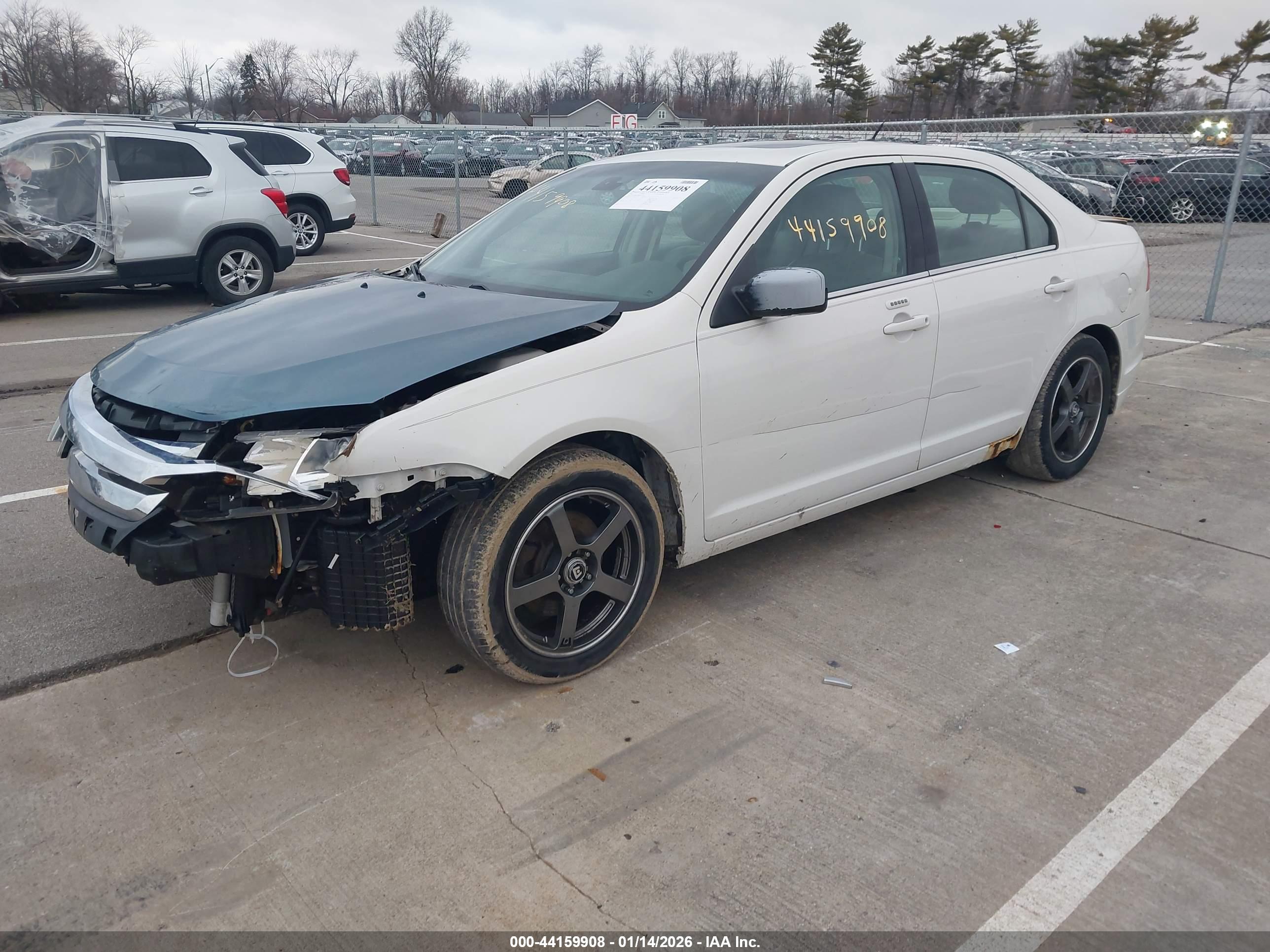 FORD FUSION image 2