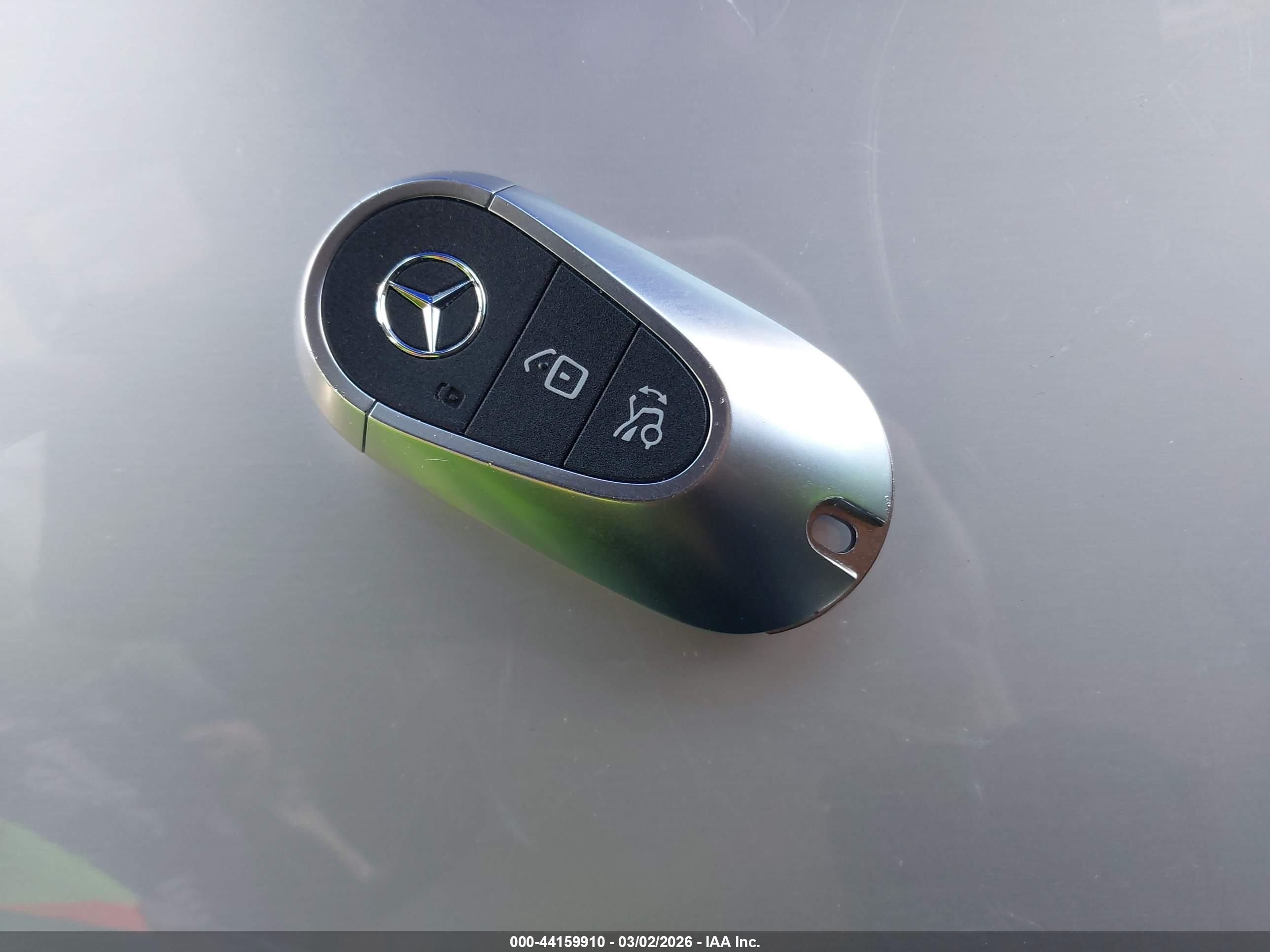 MERCEDES-BENZ EQE image 11