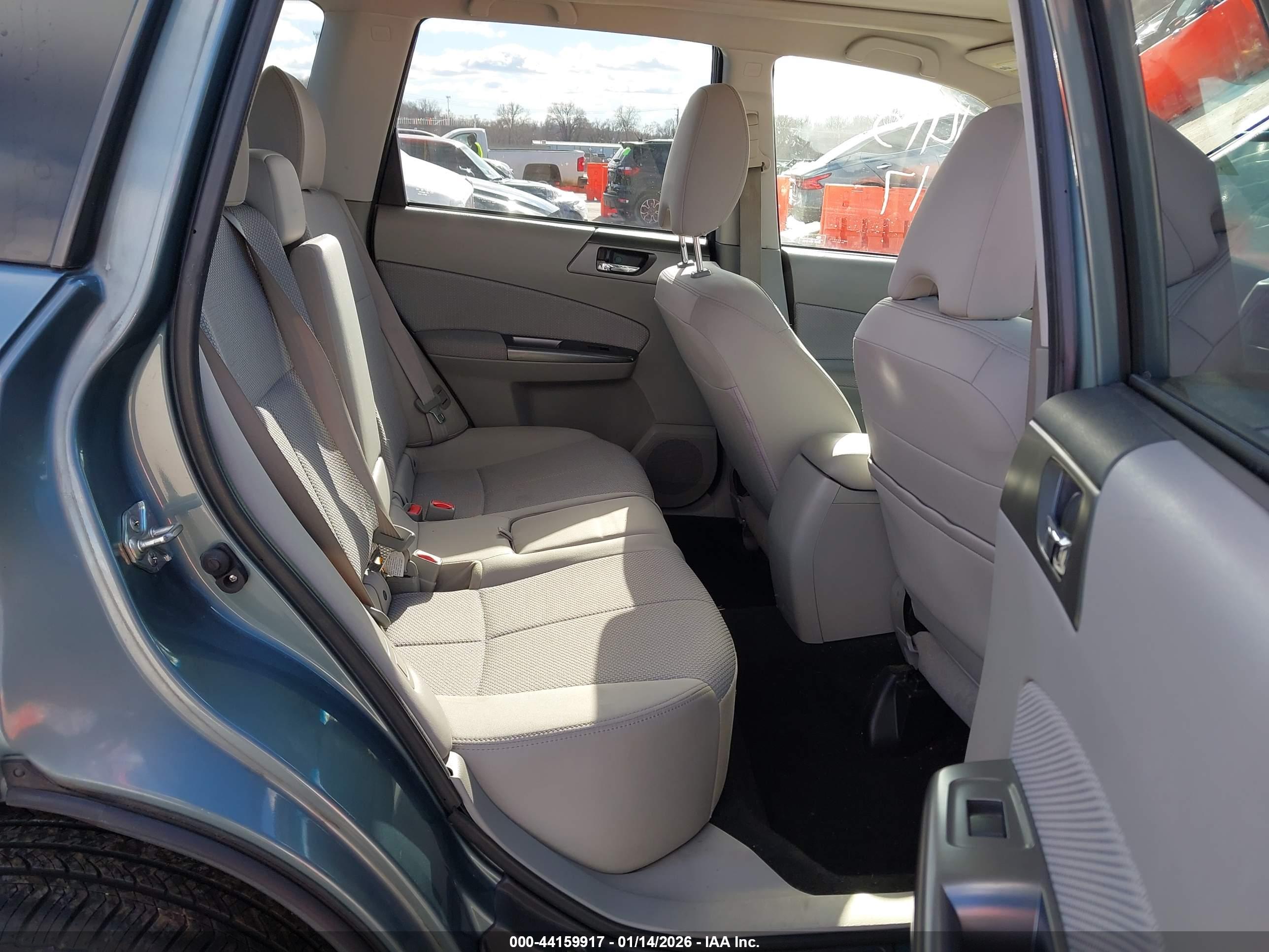 SUBARU FORESTER image 8