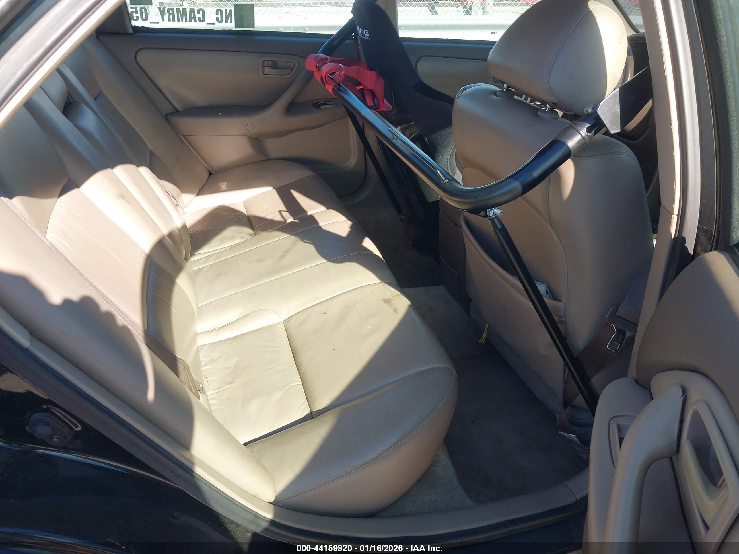 TOYOTA CAMRY image 8
