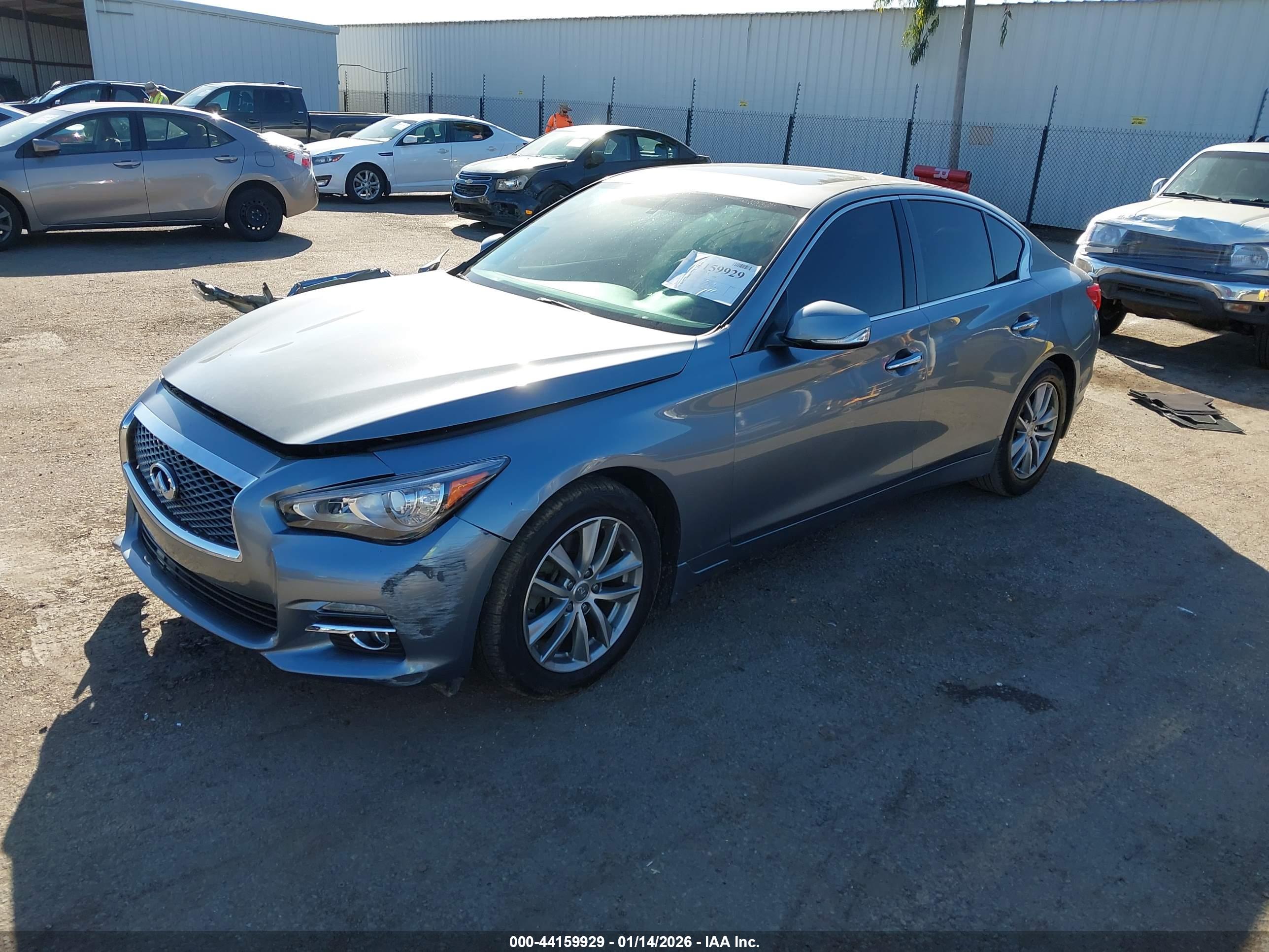 INFINITI Q50 image 2