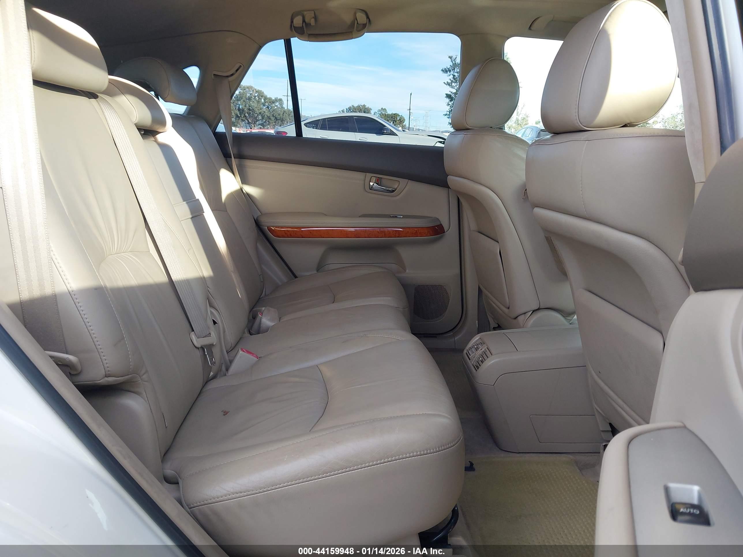 LEXUS RX image 8