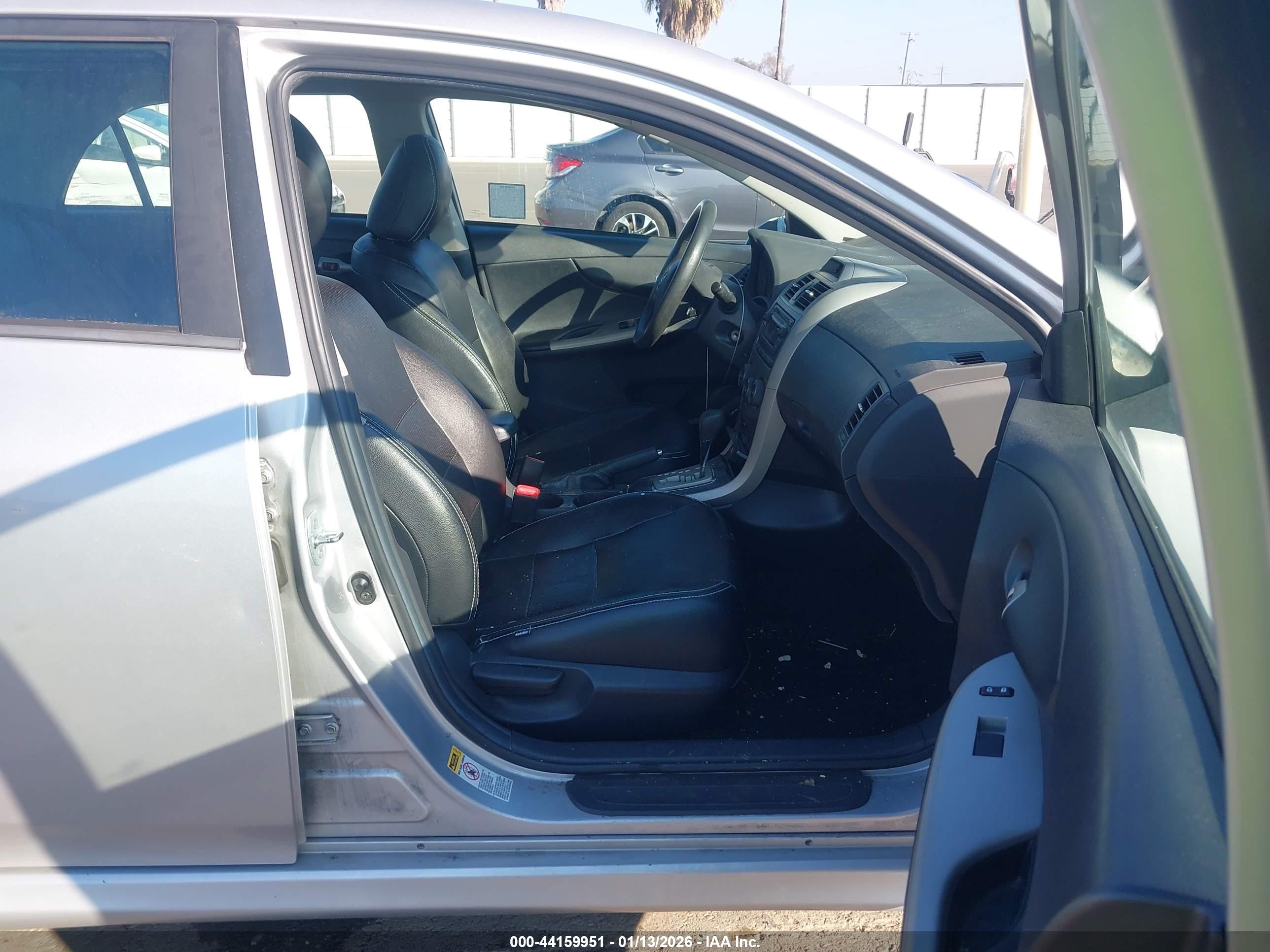 TOYOTA COROLLA image 5