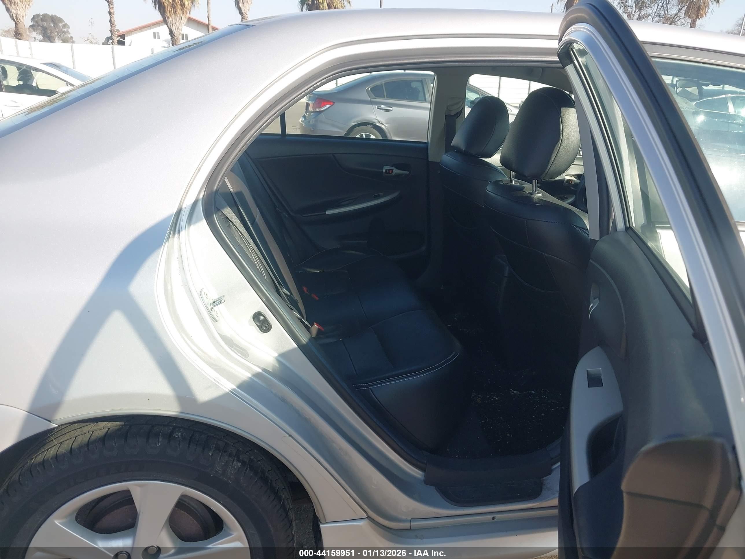TOYOTA COROLLA image 8