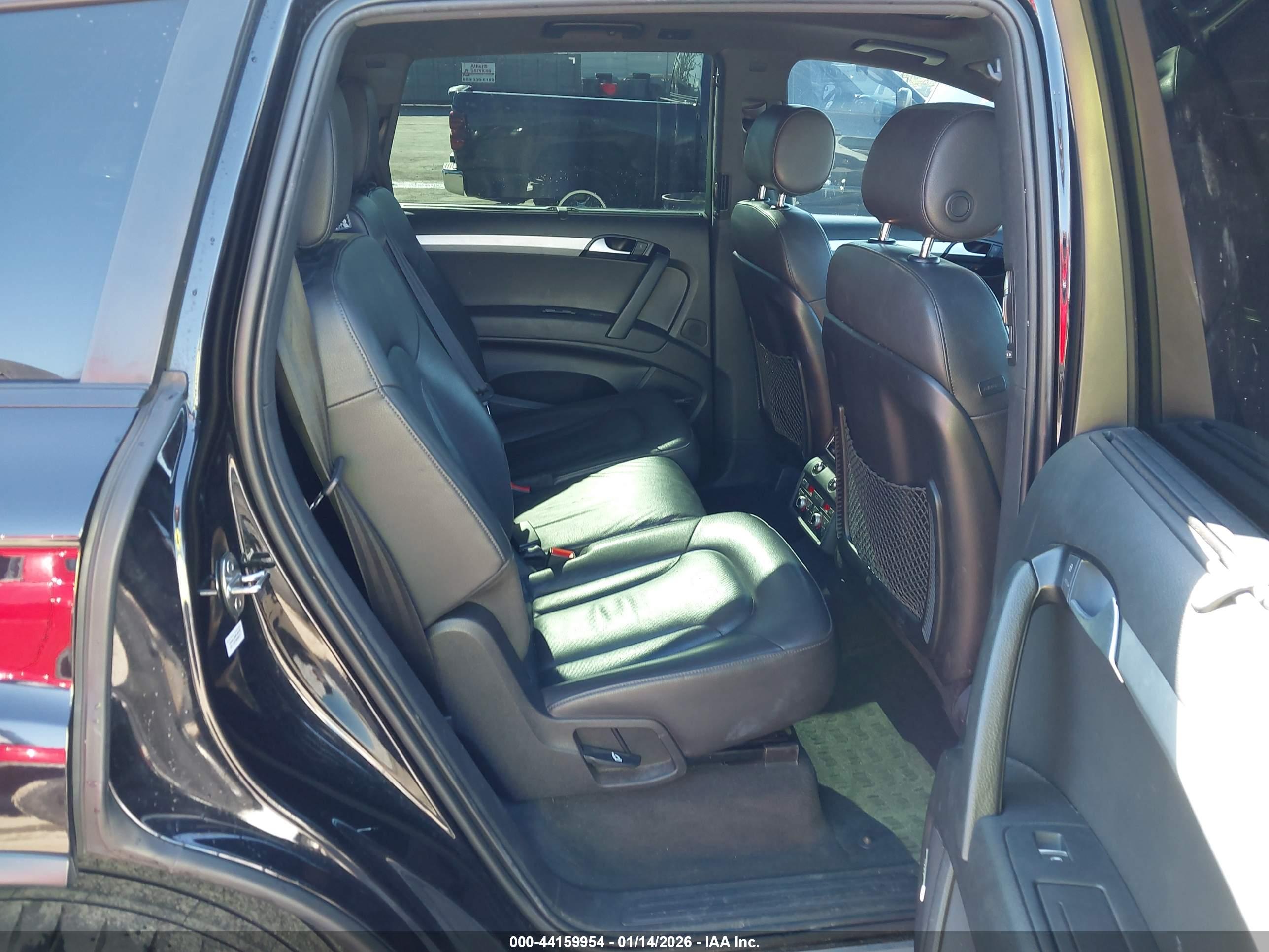 AUDI Q7 image 8