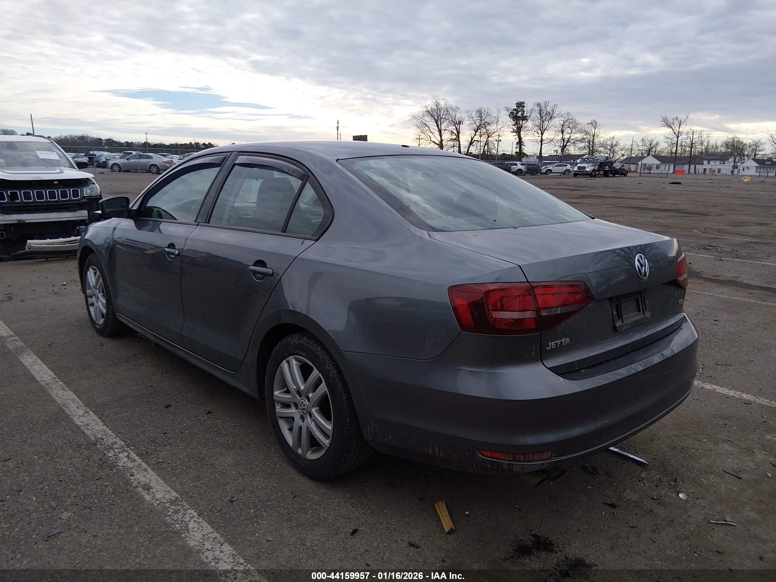 VOLKSWAGEN JETTA image 3