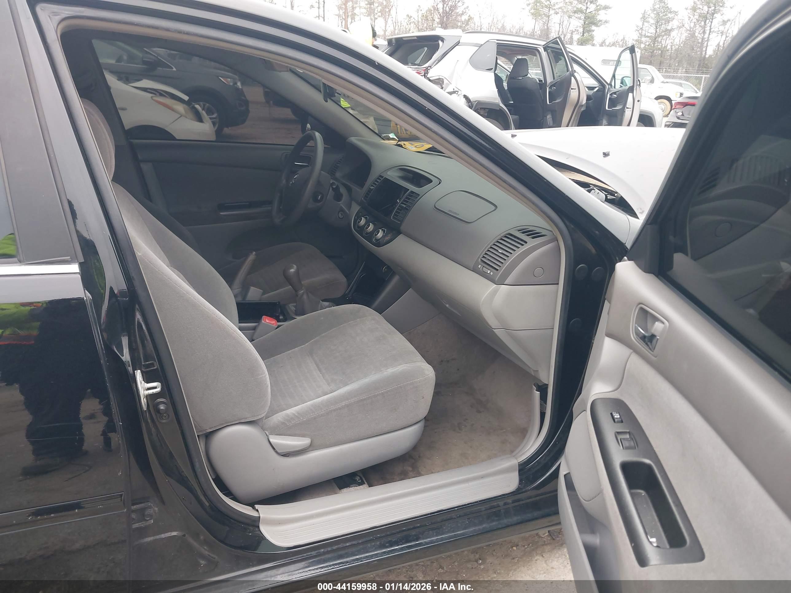 TOYOTA CAMRY image 5
