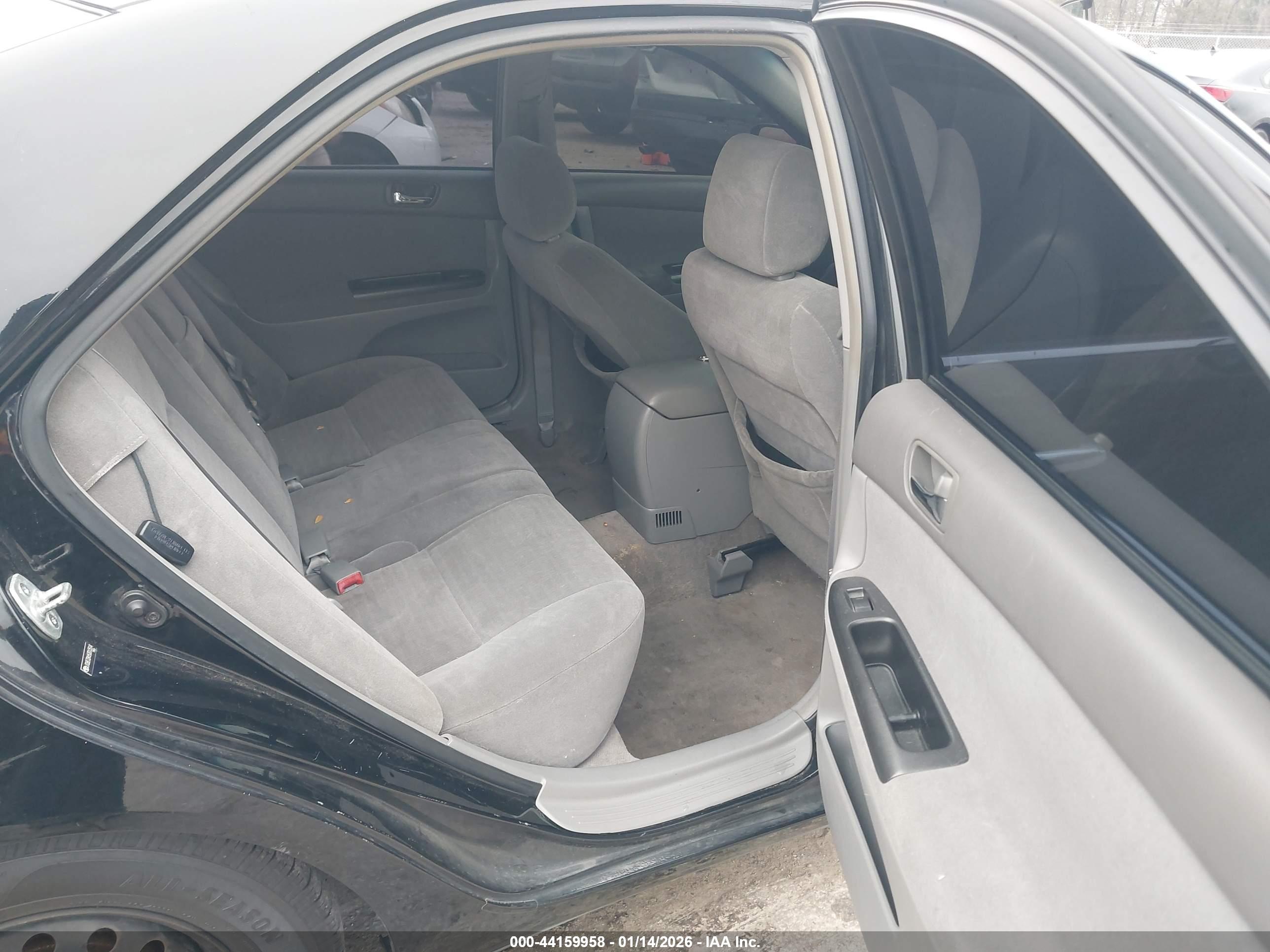 TOYOTA CAMRY image 8