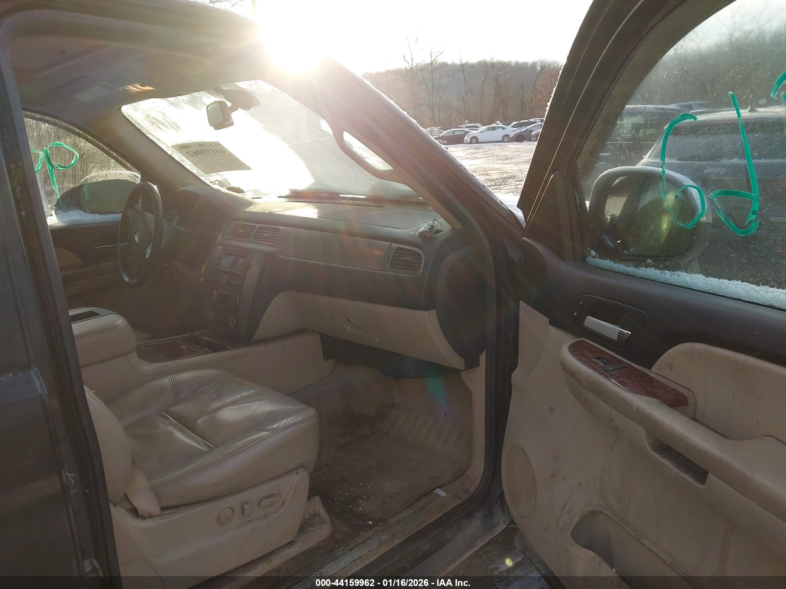 CHEVROLET TAHOE image 5