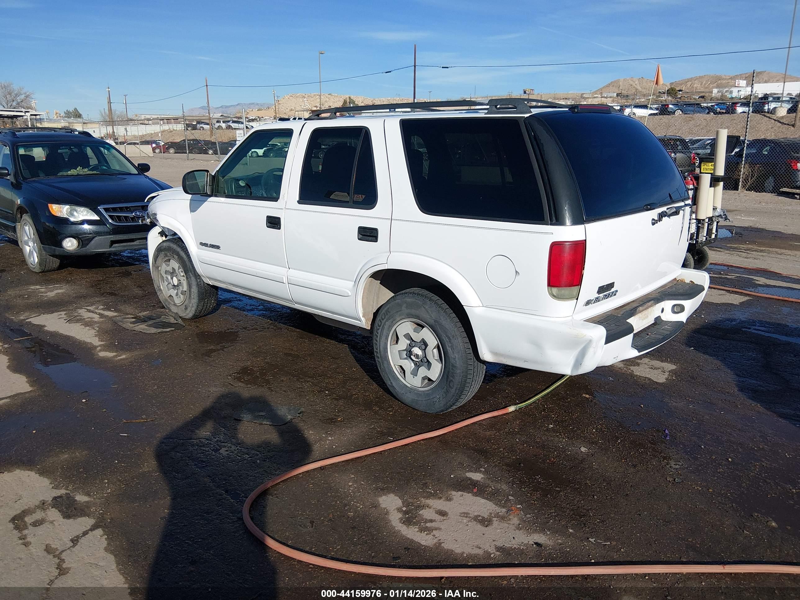 CHEVROLET BLAZER image 3