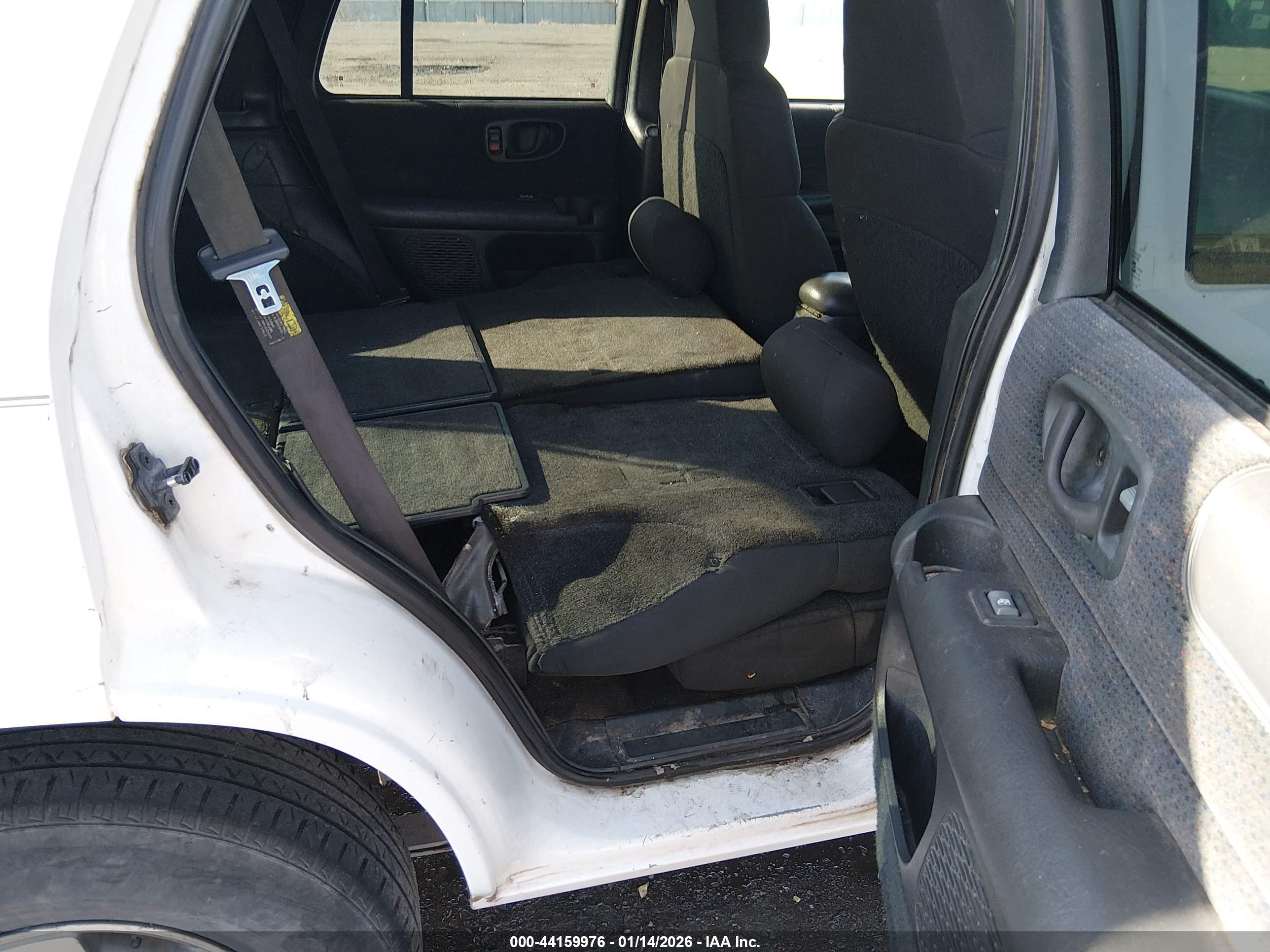 CHEVROLET BLAZER image 8