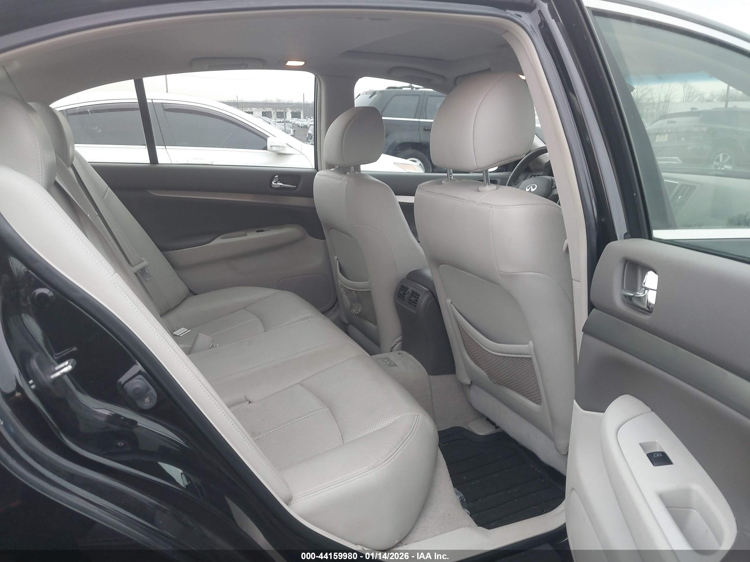 INFINITI G37X image 8
