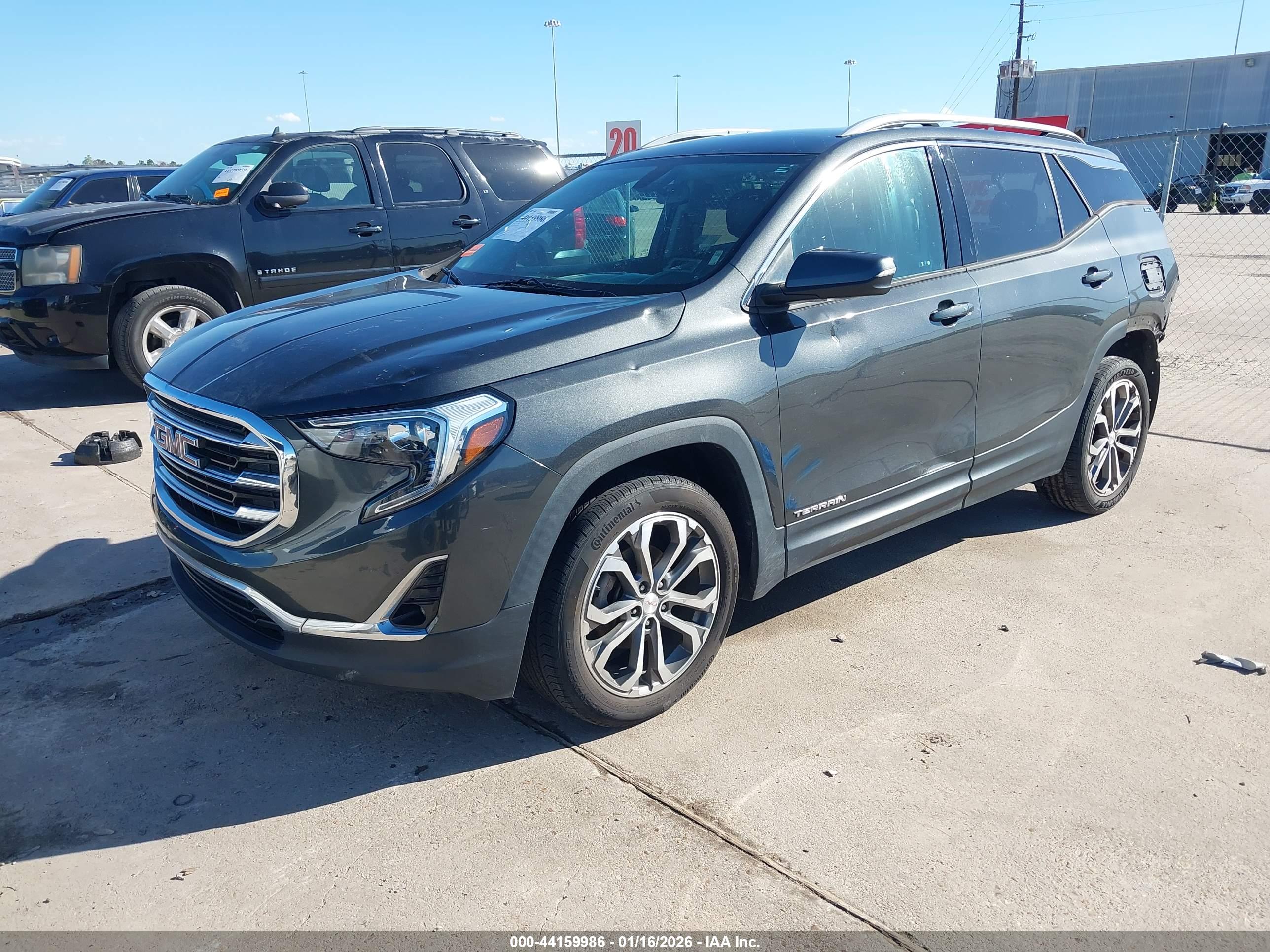 GMC TERRAIN image 2