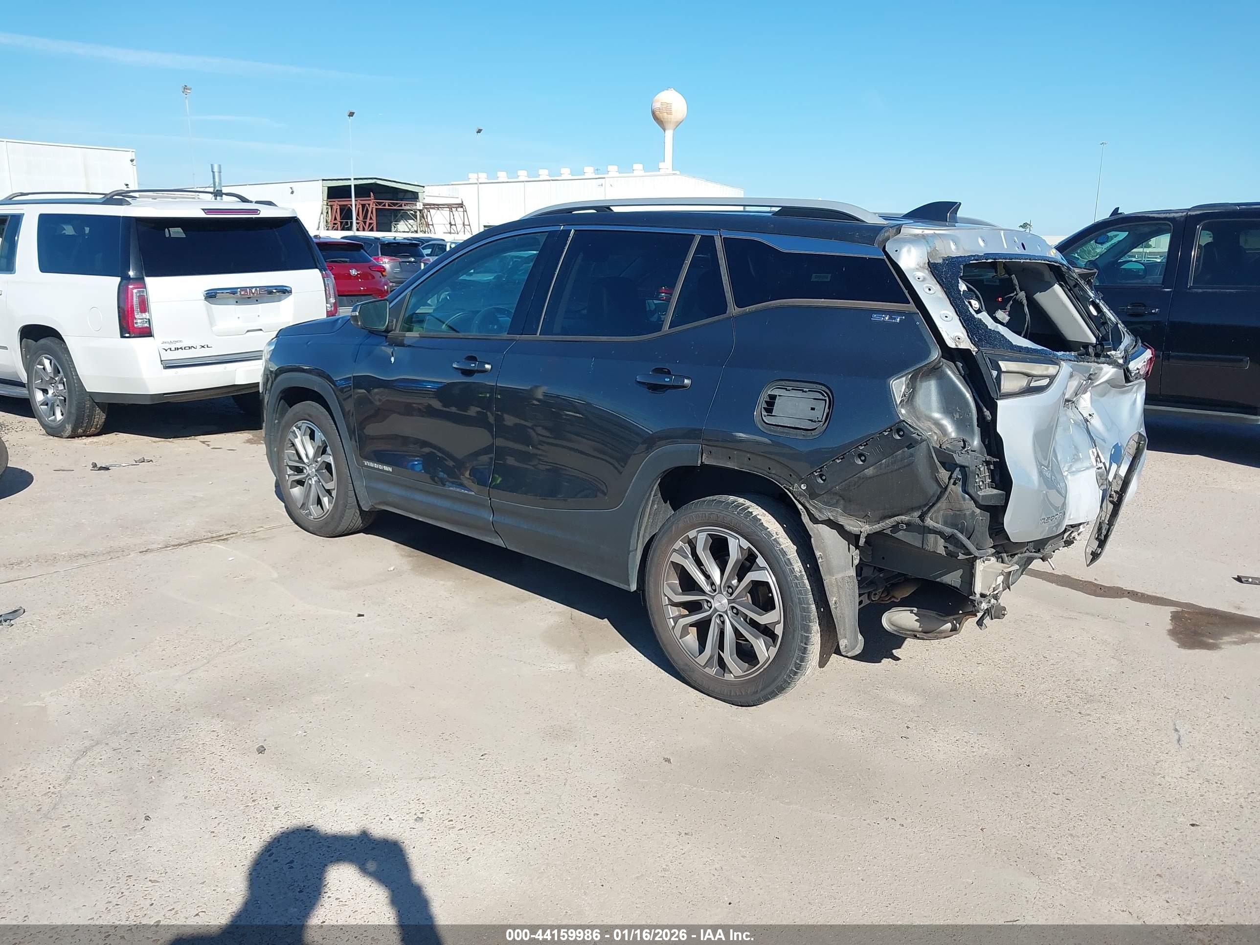 GMC TERRAIN image 3