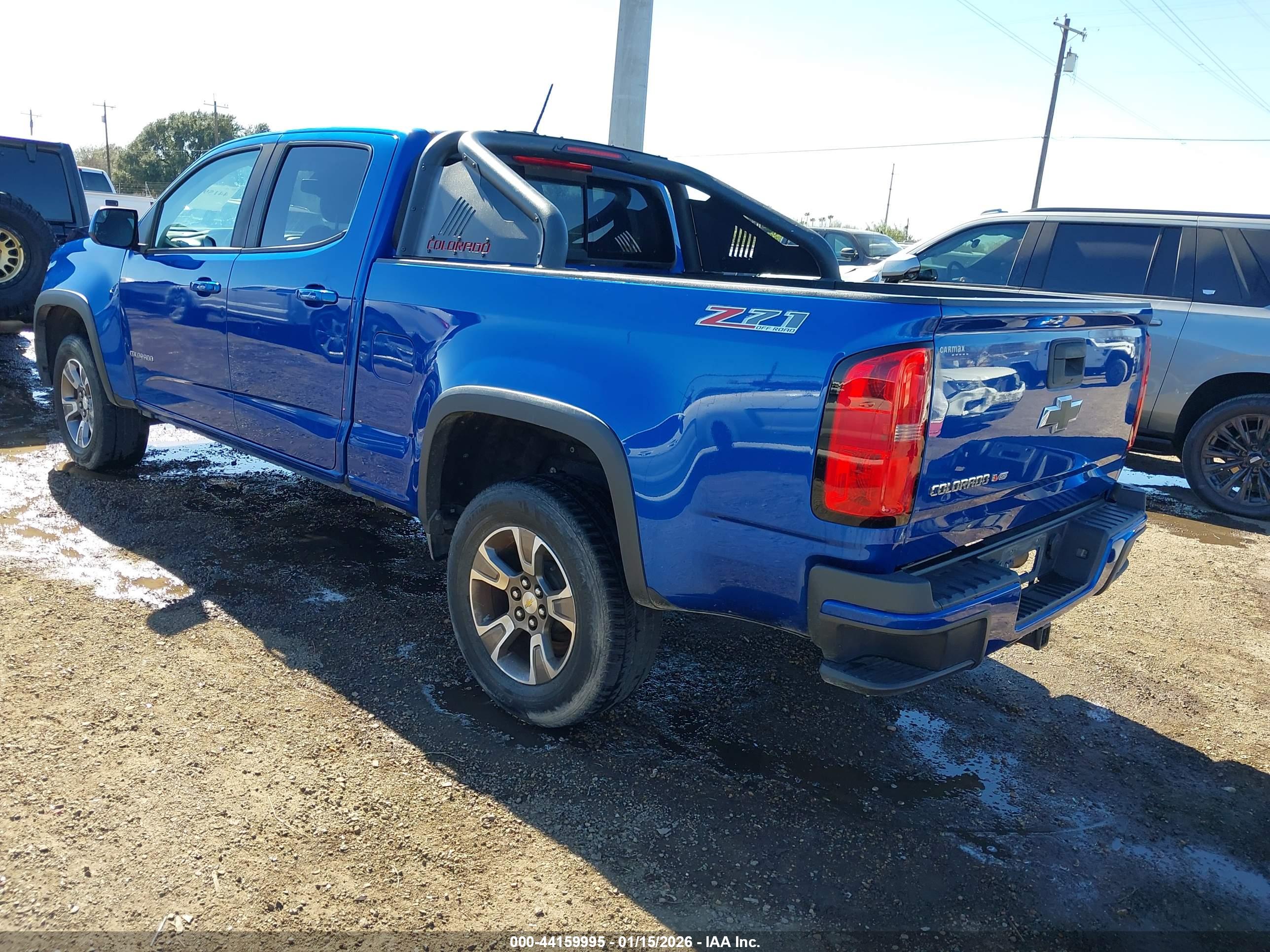 CHEVROLET COLORADO image 3