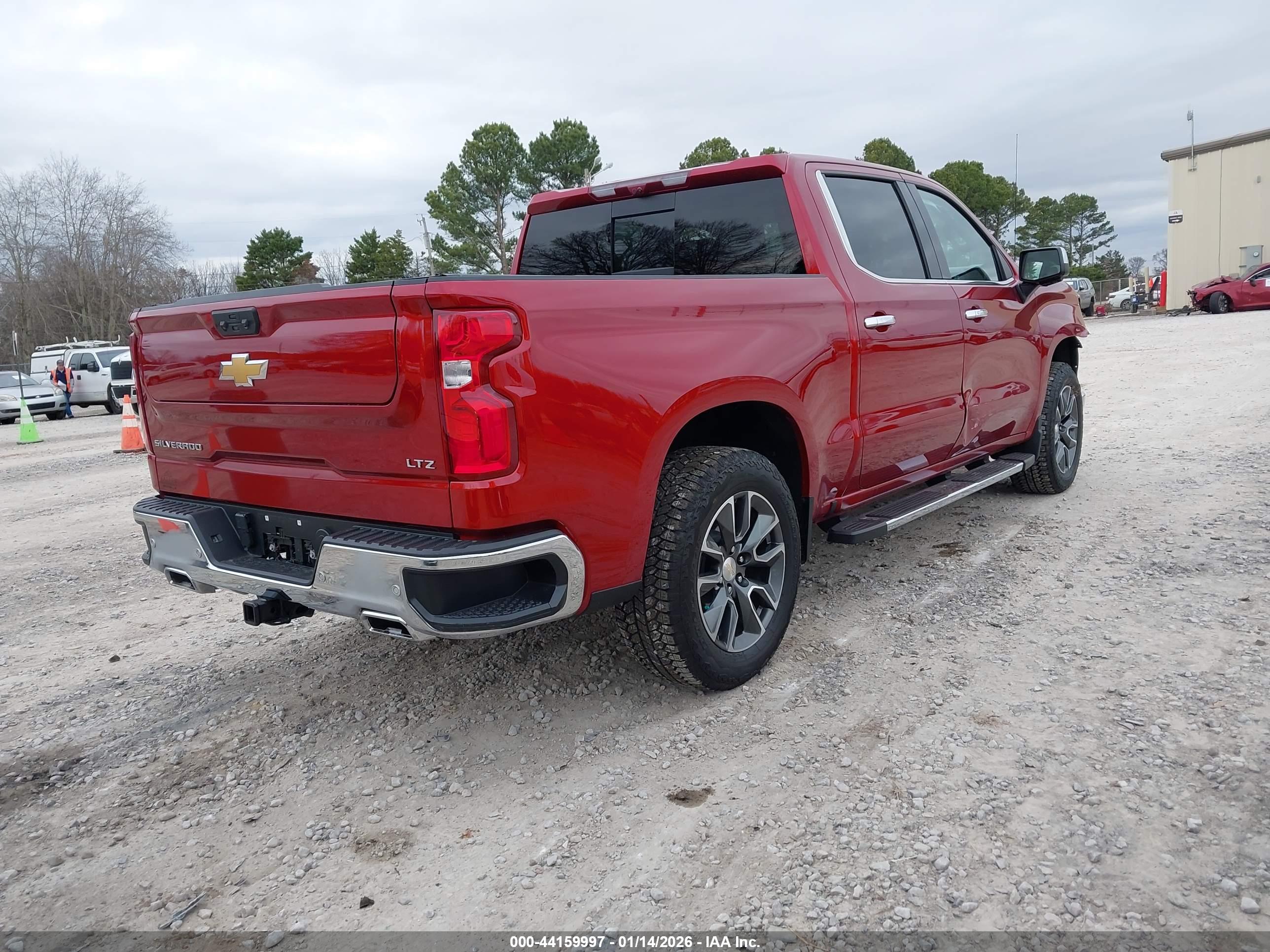 CHEVROLET SILVERADO image 4