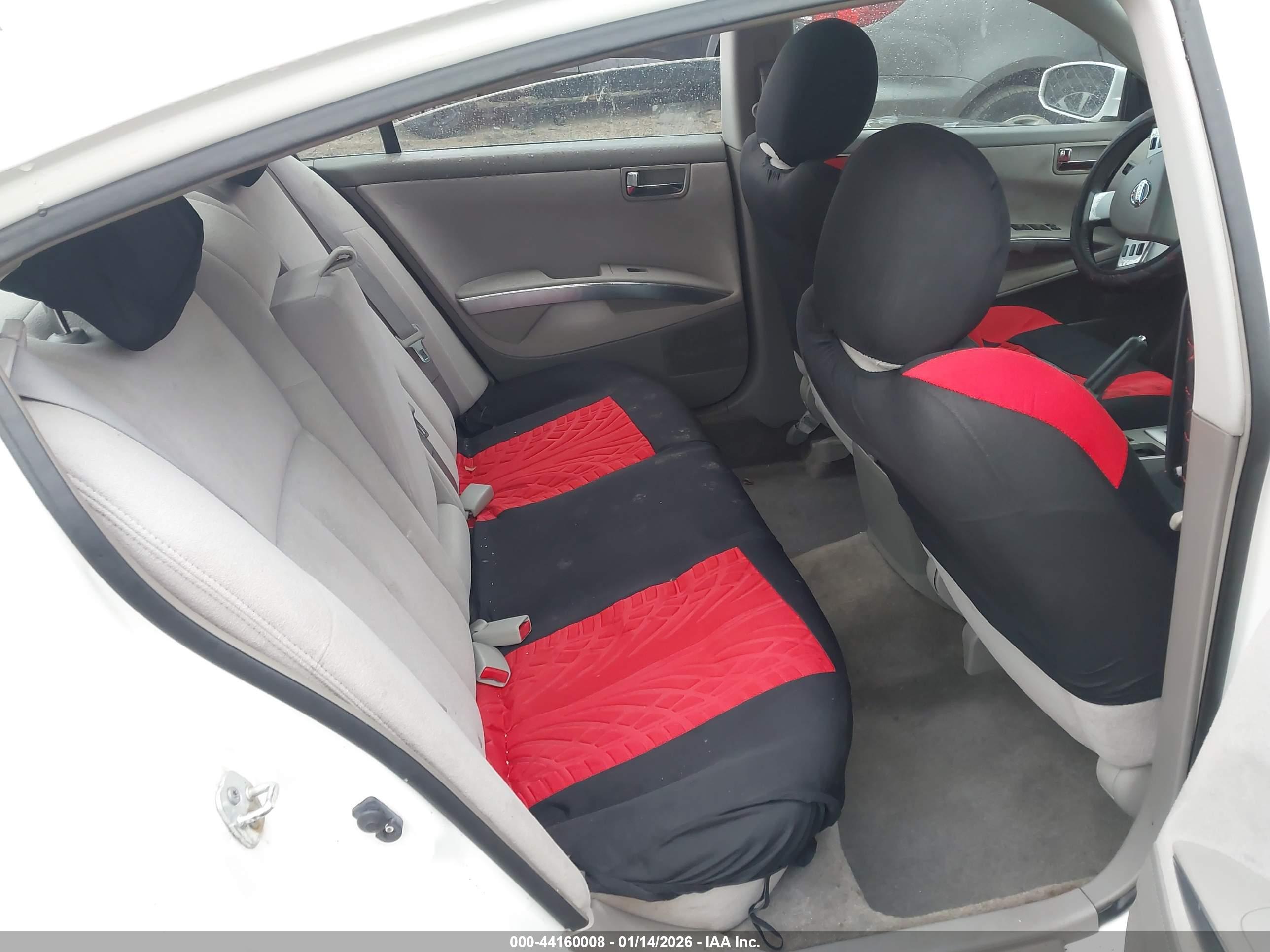 NISSAN MAXIMA image 8