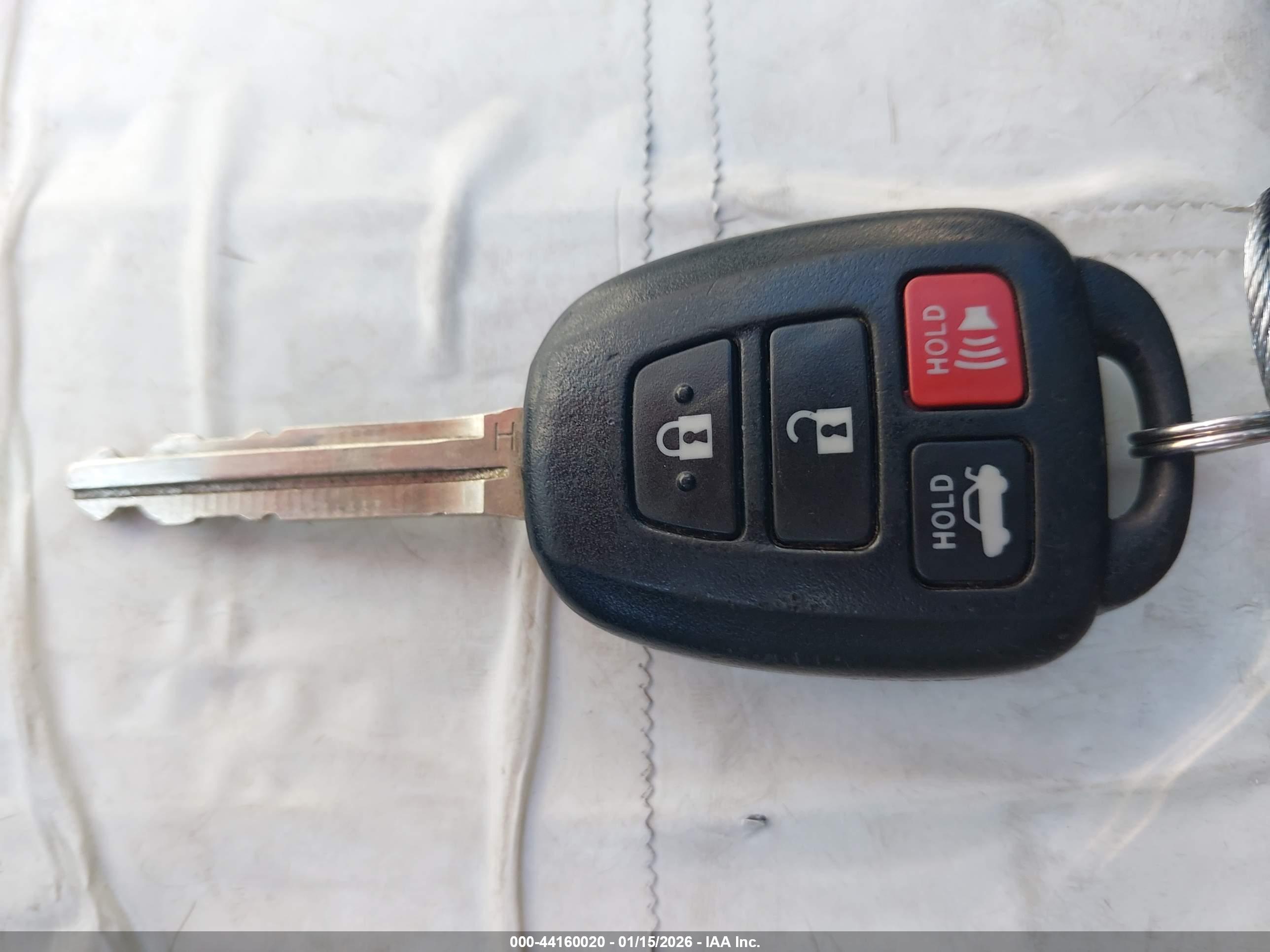 TOYOTA CAMRY image 11