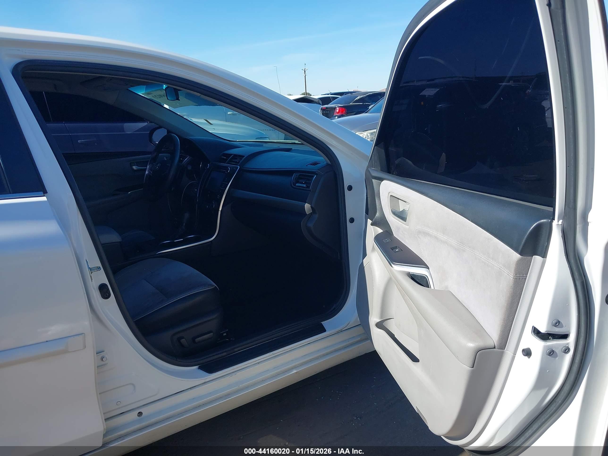 TOYOTA CAMRY image 5