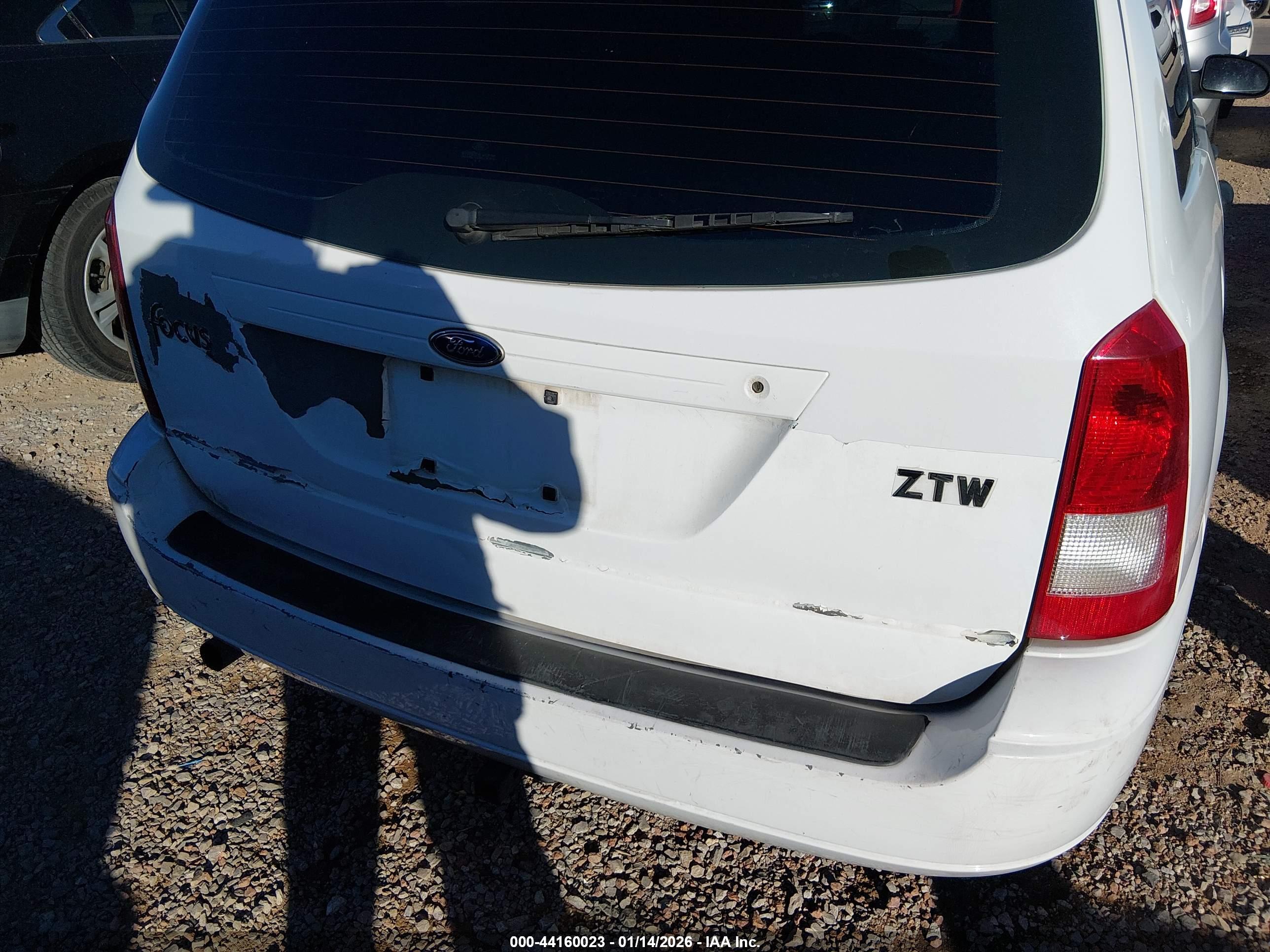FORD FOCUS image 6