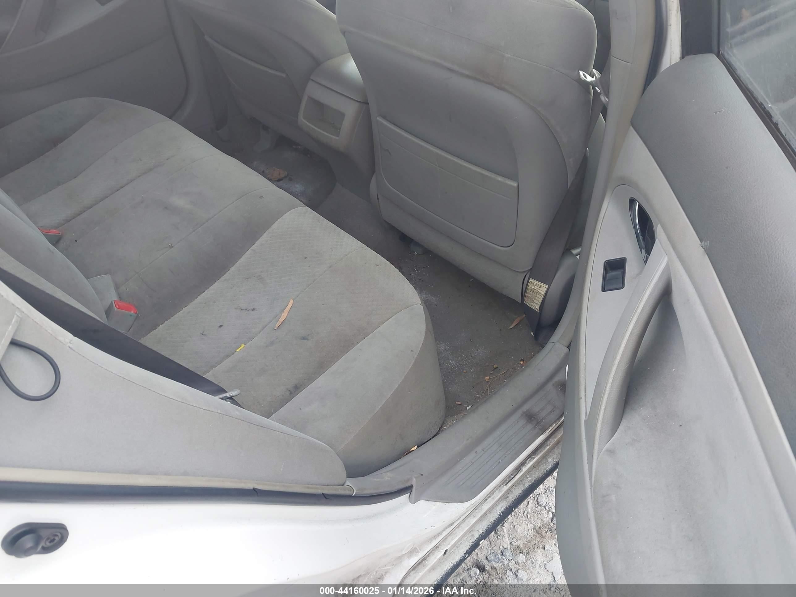 TOYOTA CAMRY image 8