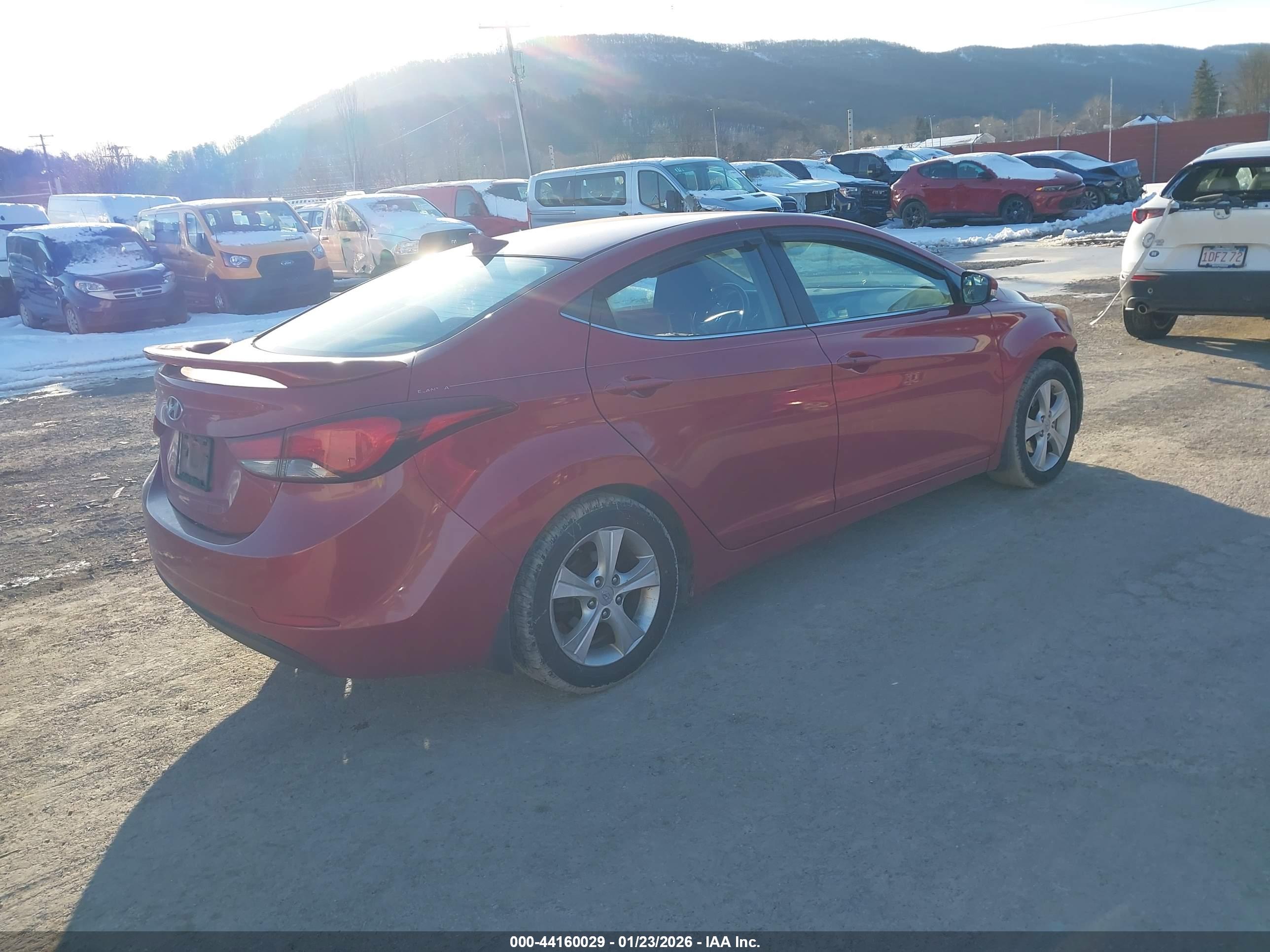 HYUNDAI ELANTRA image 4