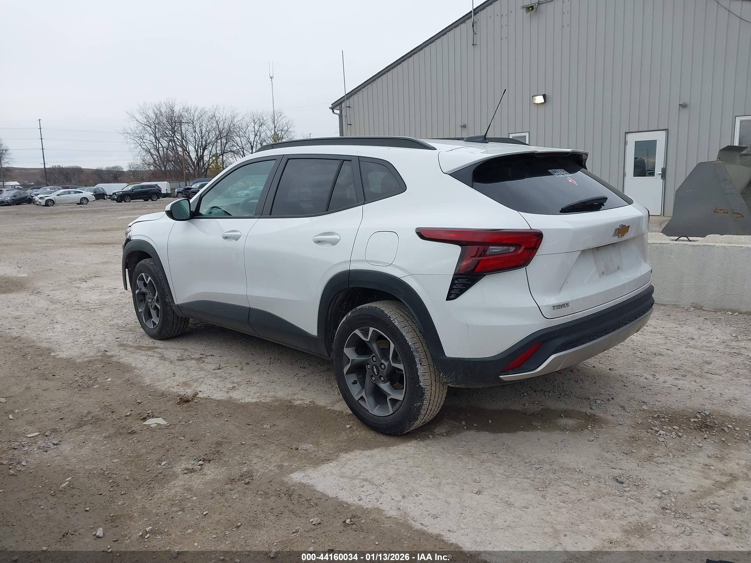 CHEVROLET TRAX image 3