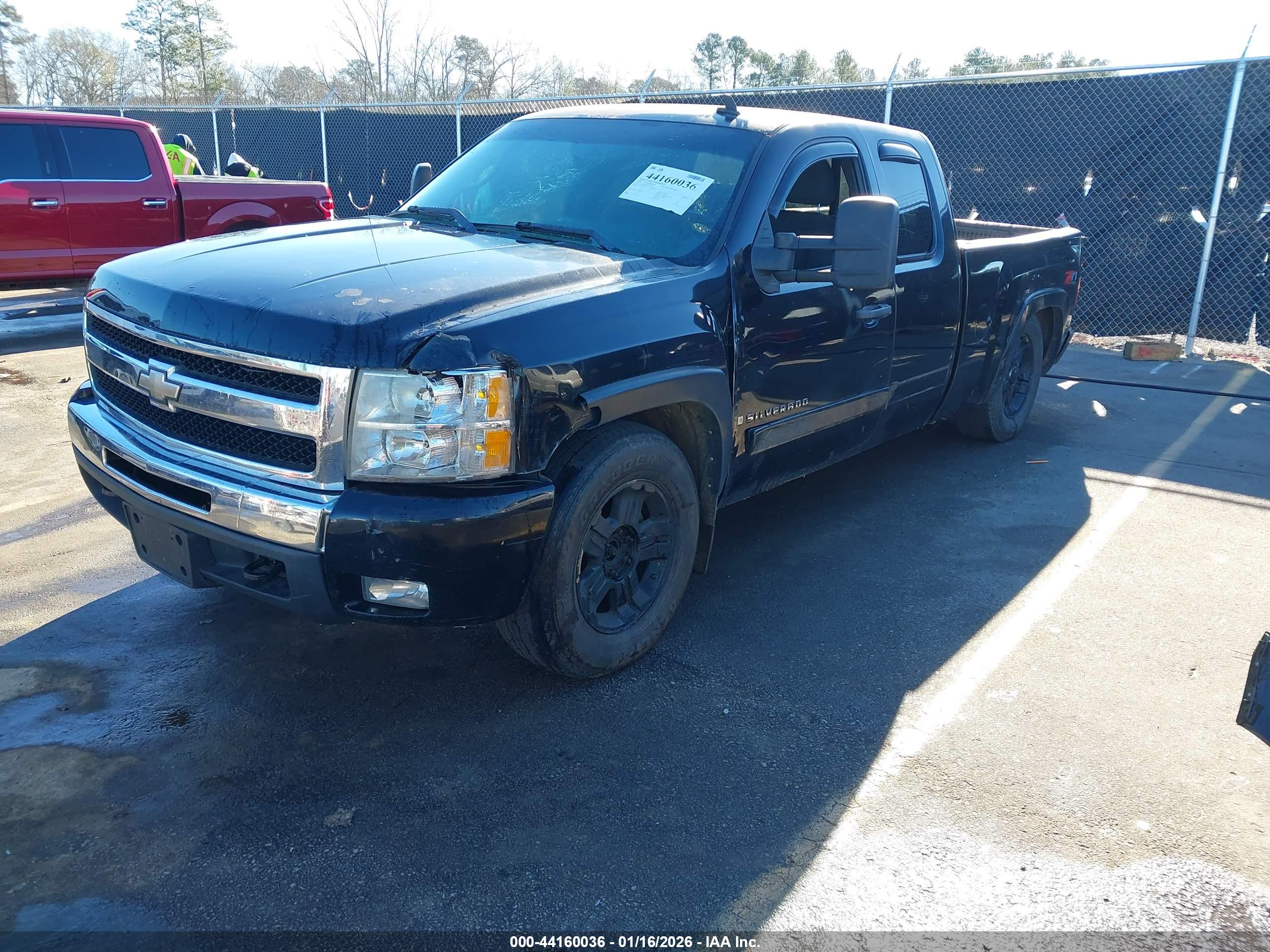 CHEVROLET SILVERADO image 2