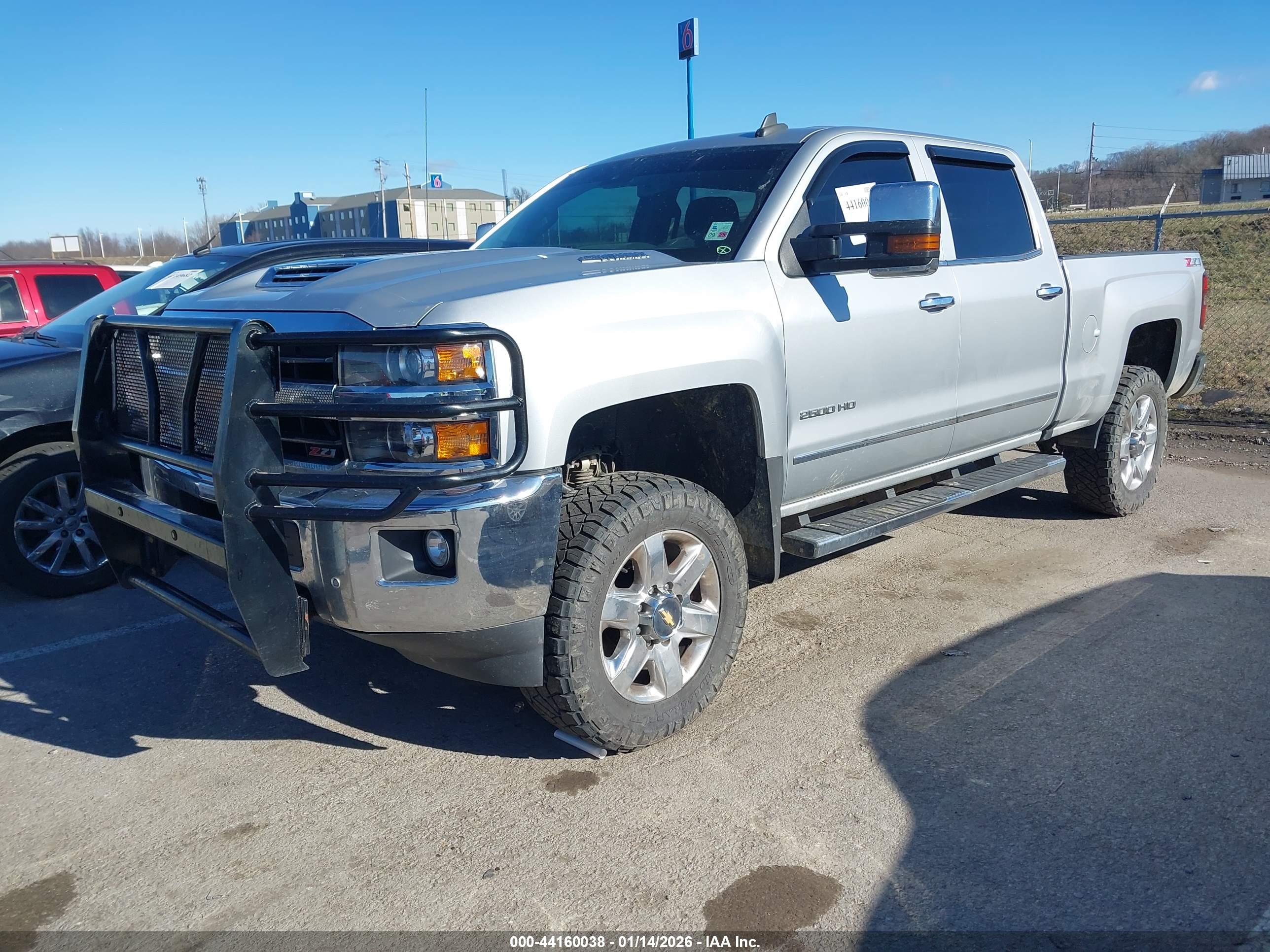 CHEVROLET SILVERADO image 2