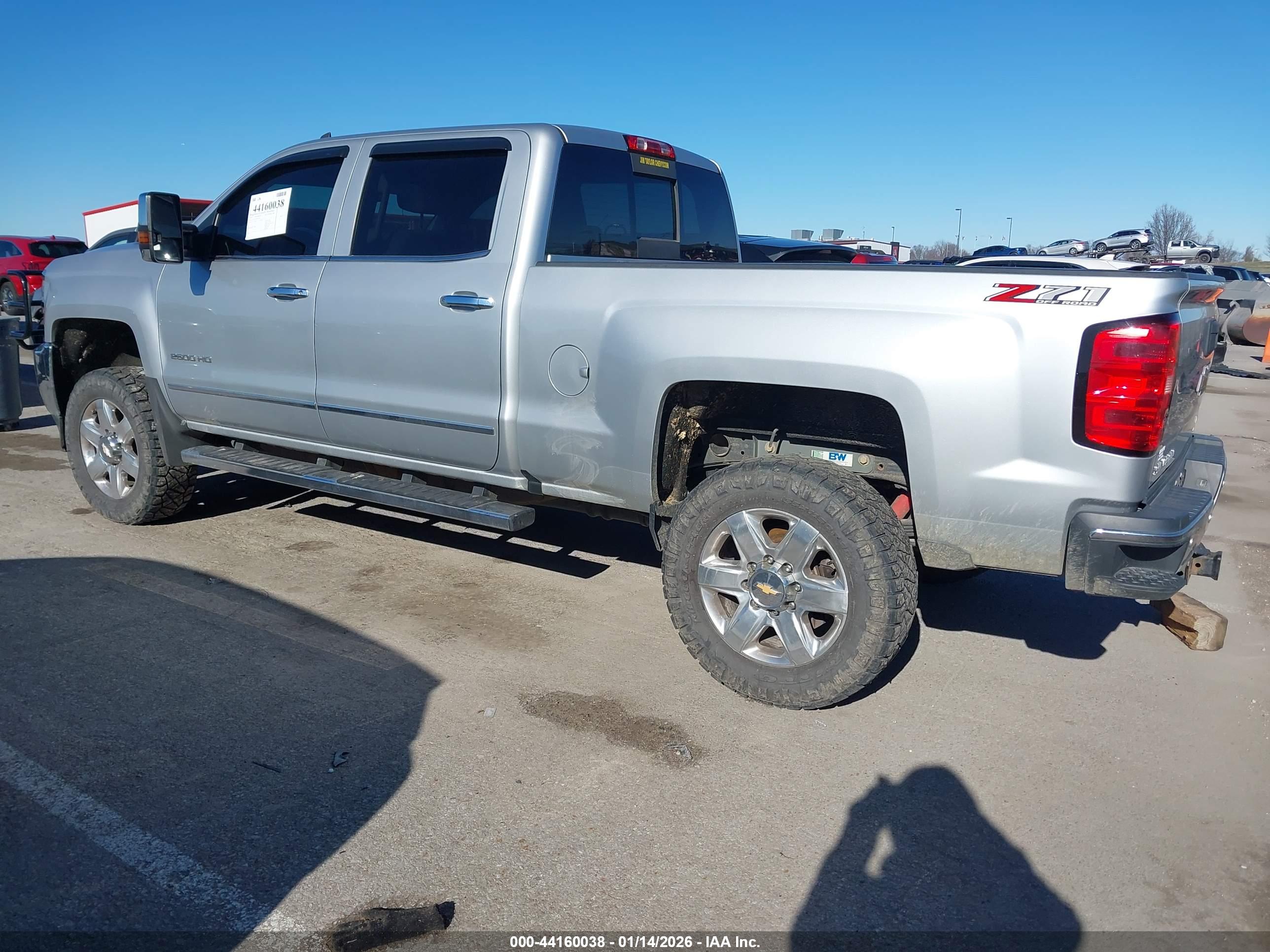CHEVROLET SILVERADO image 3