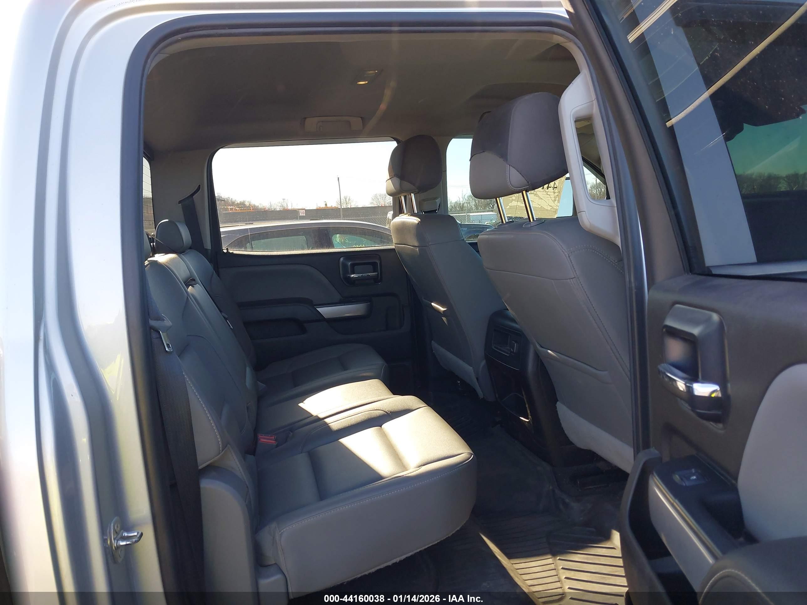 CHEVROLET SILVERADO image 8