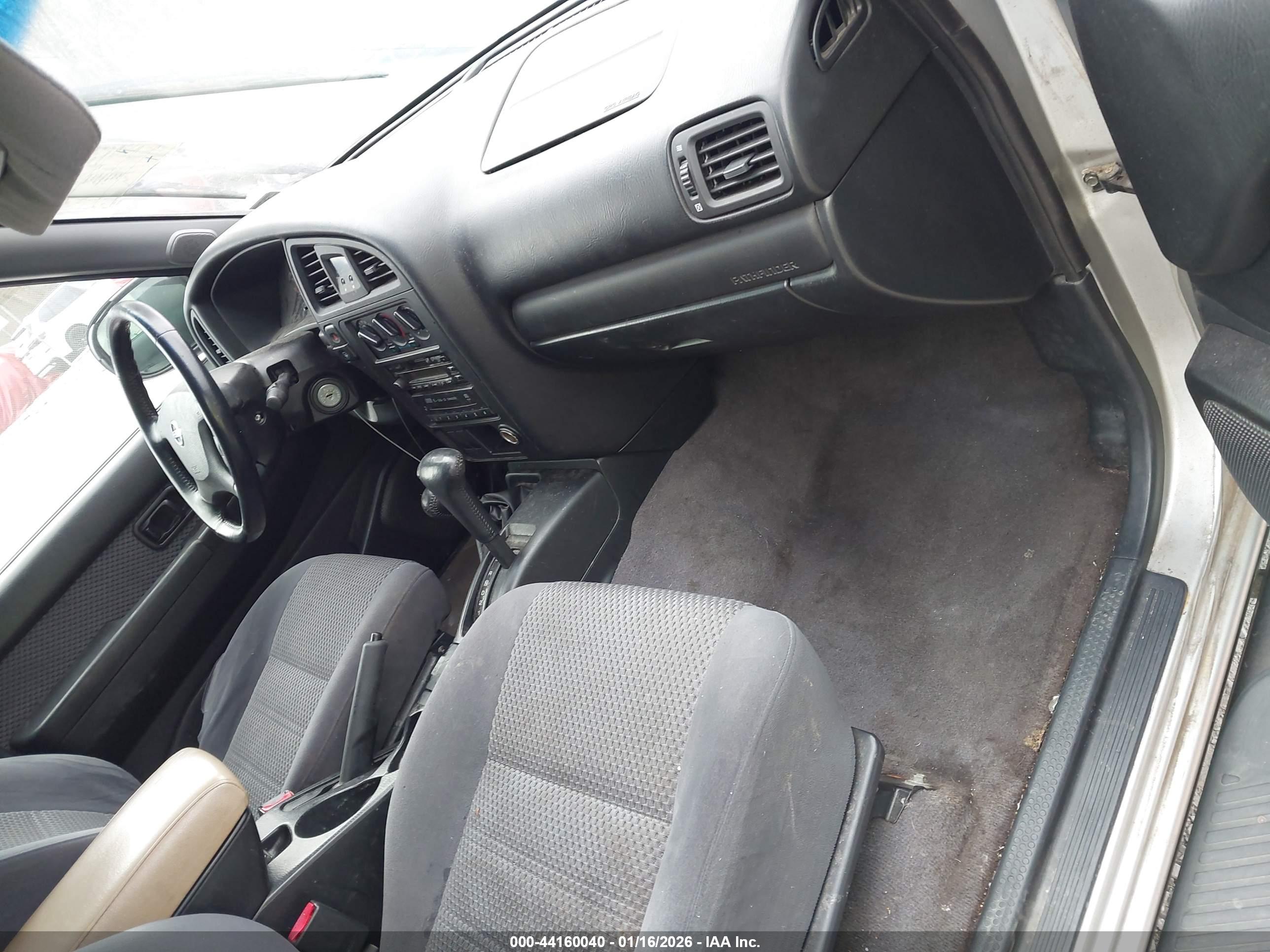 NISSAN PATHFINDER image 5