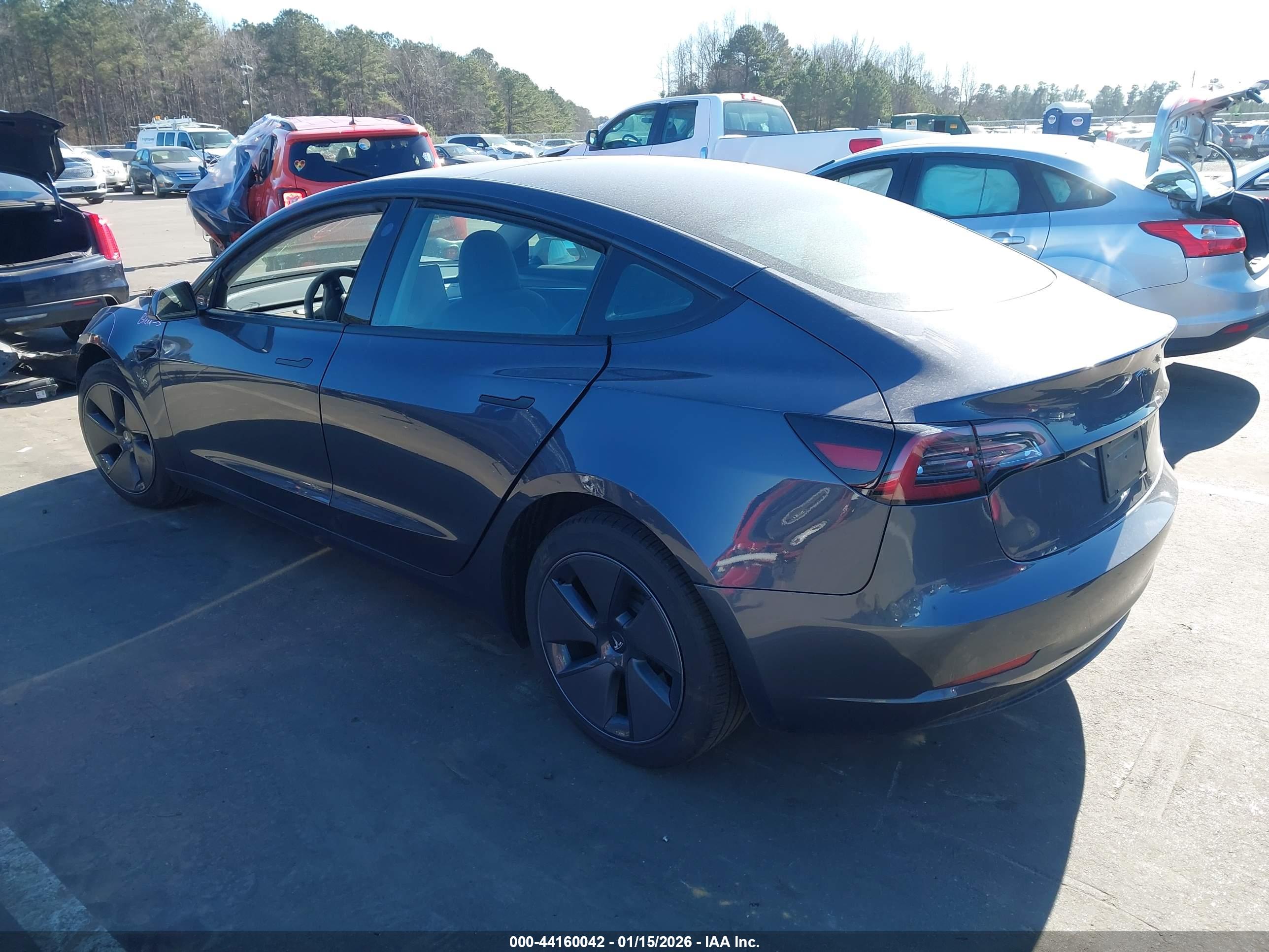 TESLA MODEL image 3