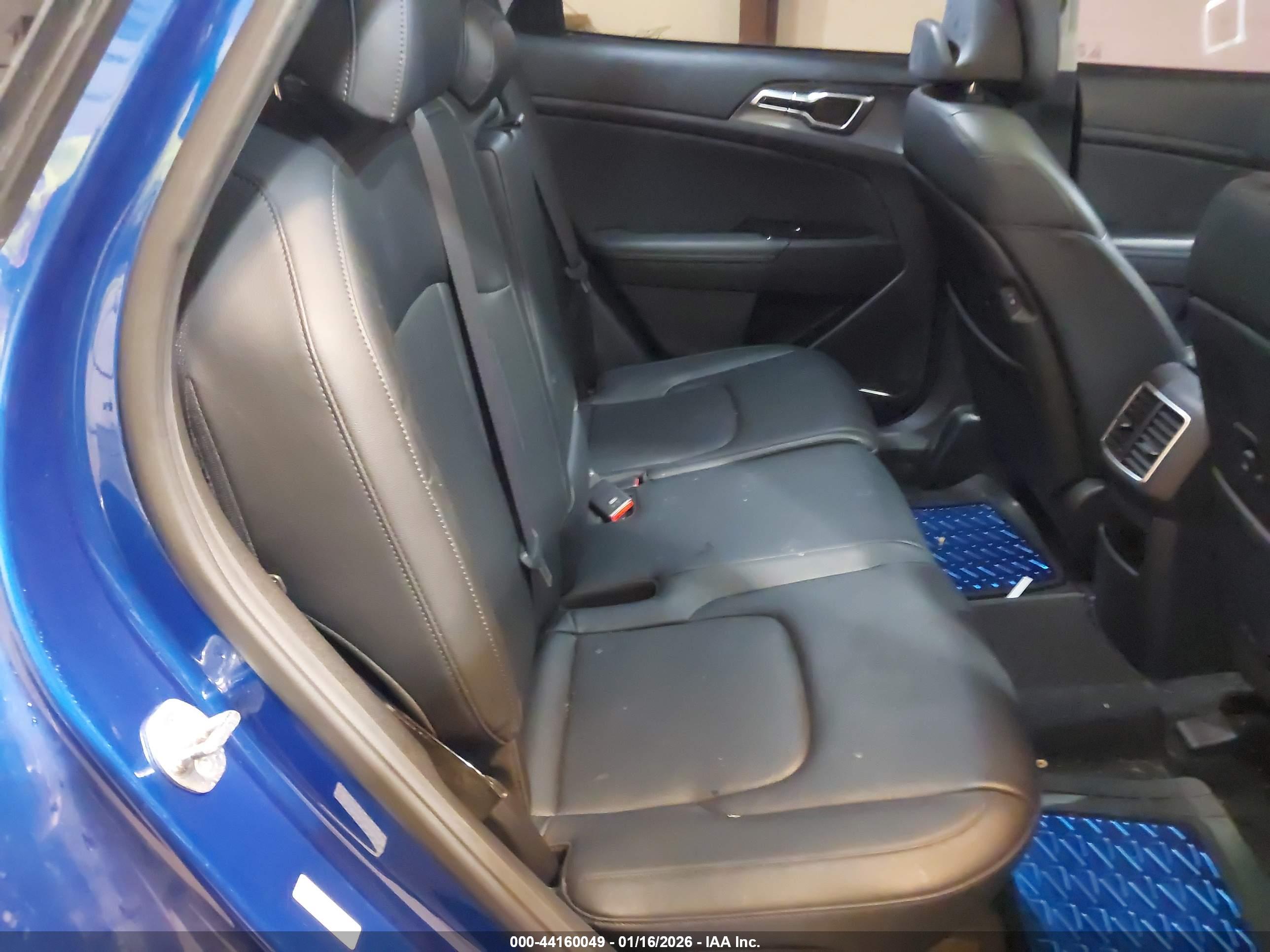 KIA SPORTAGE image 8