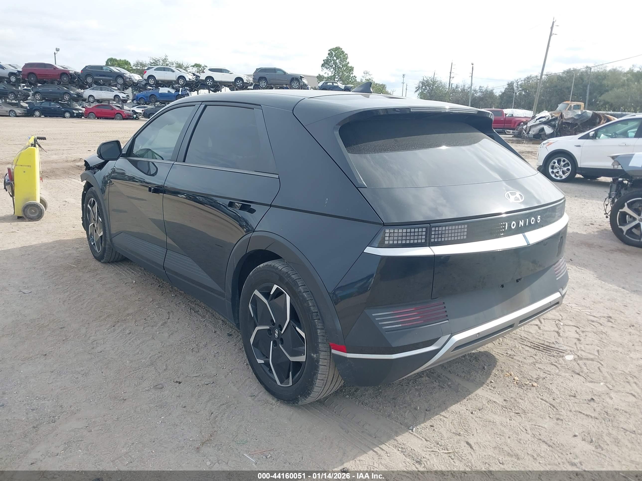 HYUNDAI IONIQ image 3