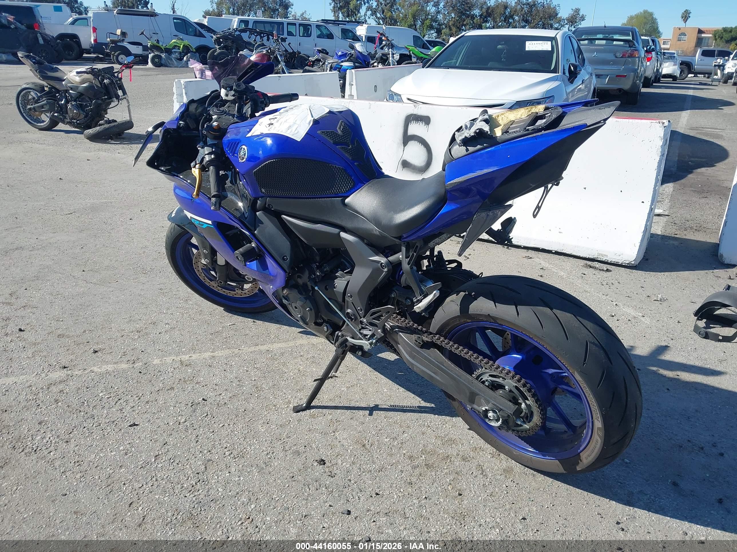 YAMAHA YZFR7 image 3