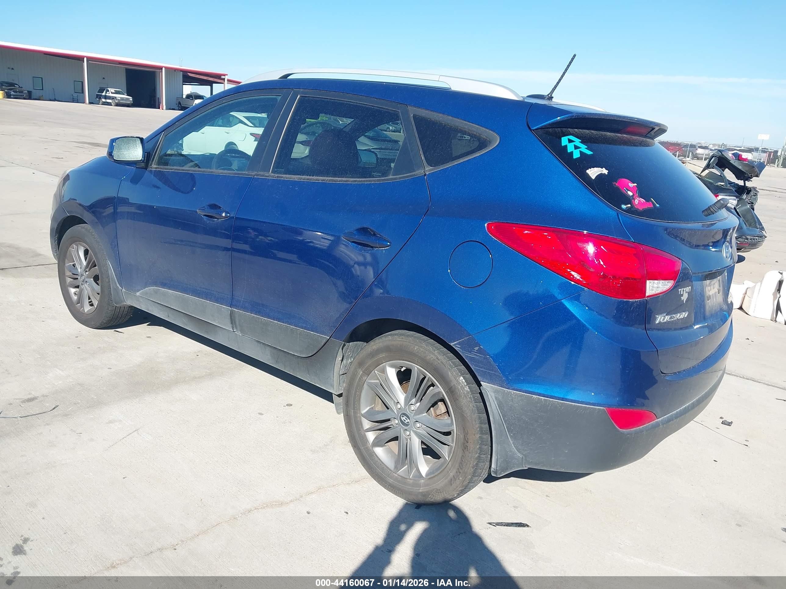 HYUNDAI TUCSON image 3