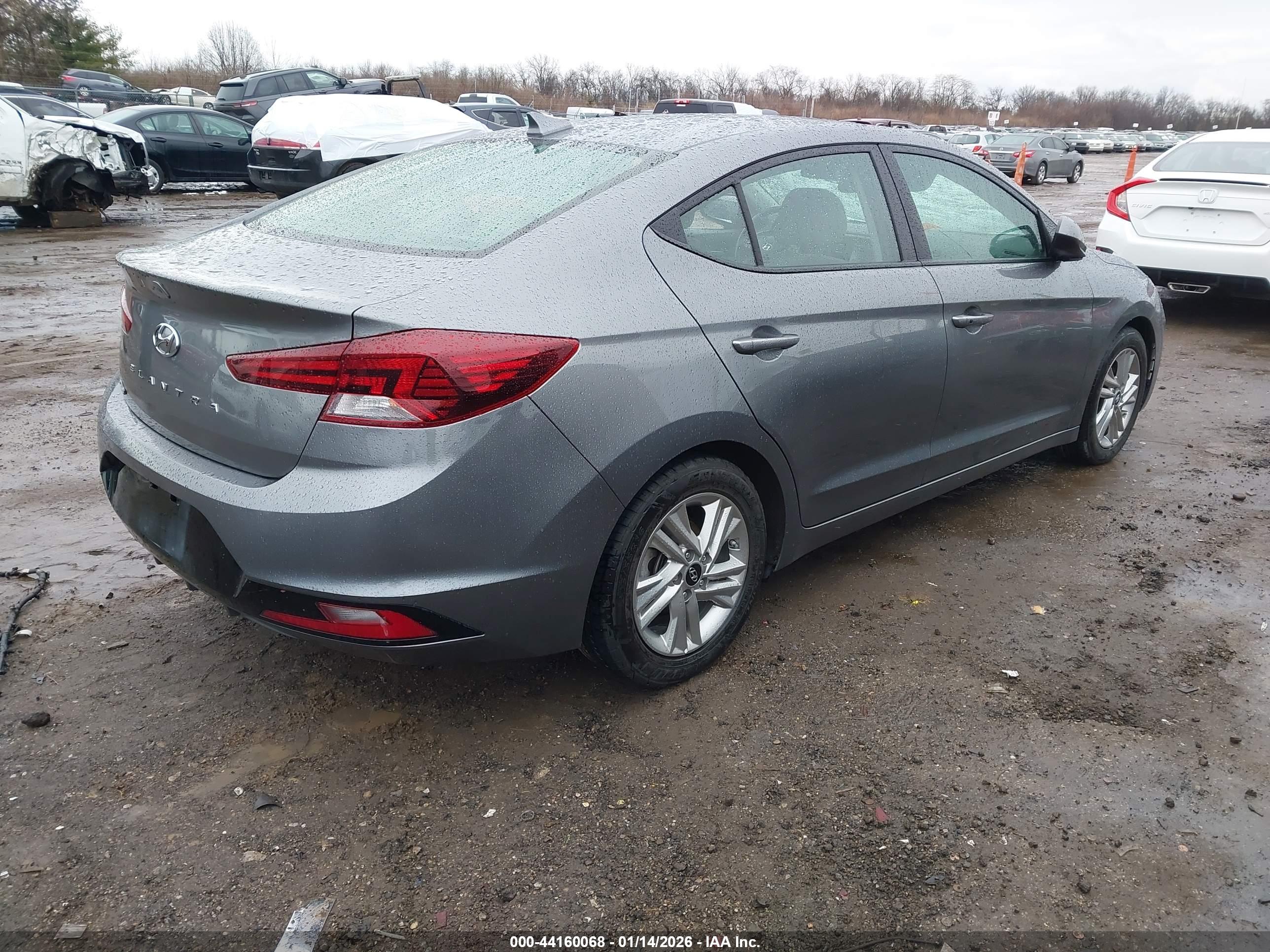 HYUNDAI ELANTRA image 4