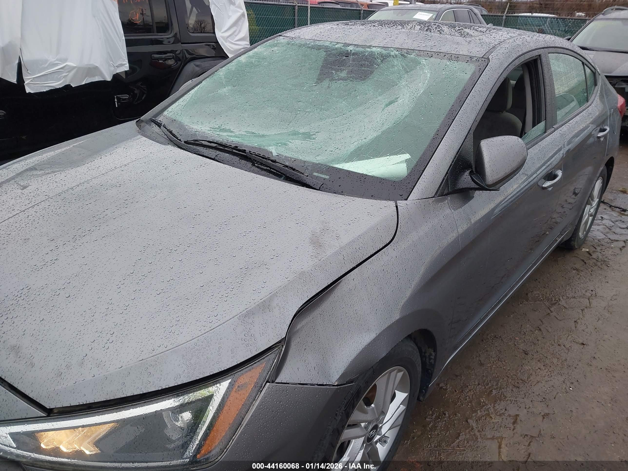 HYUNDAI ELANTRA image 6