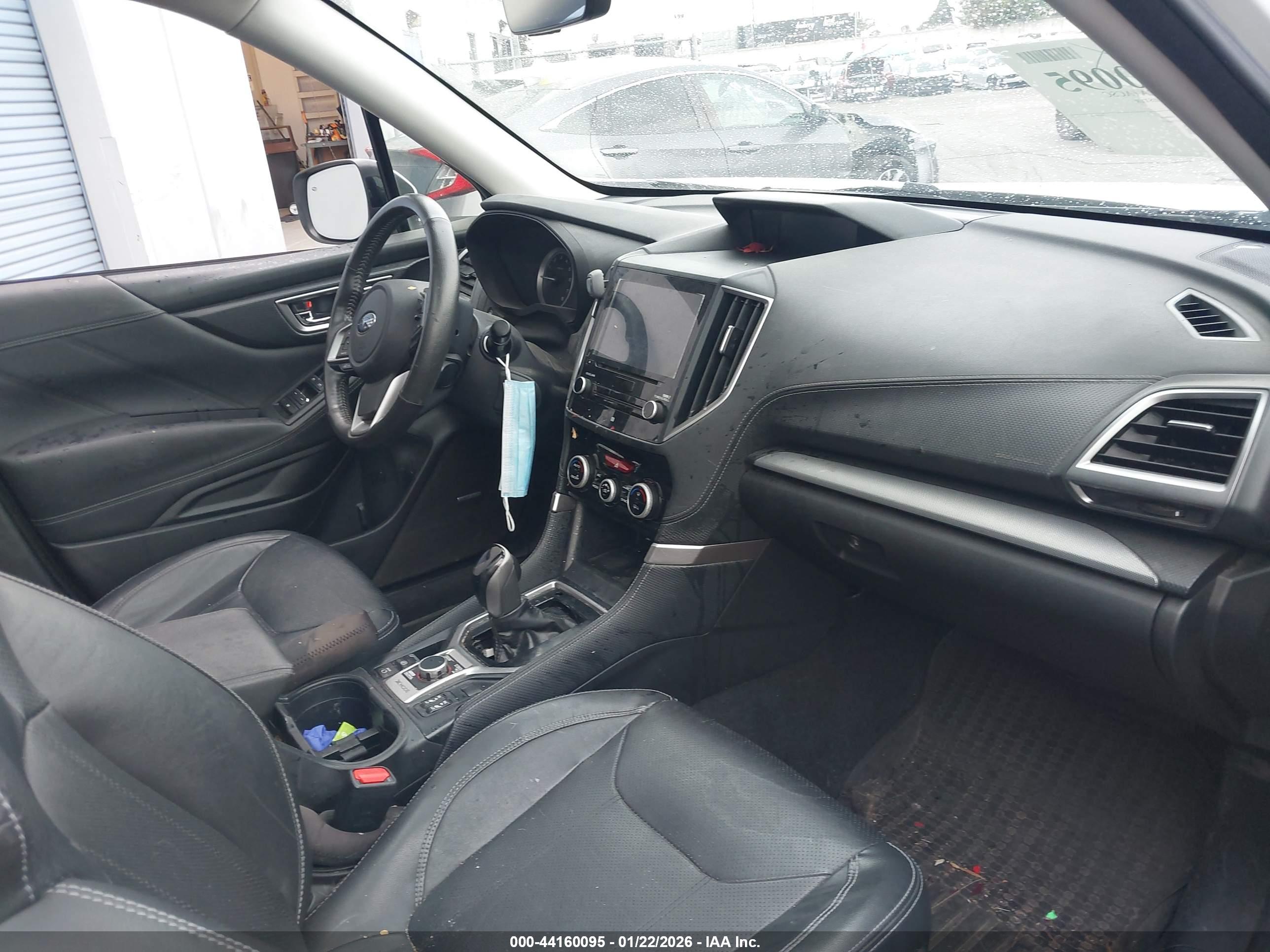 SUBARU FORESTER image 5