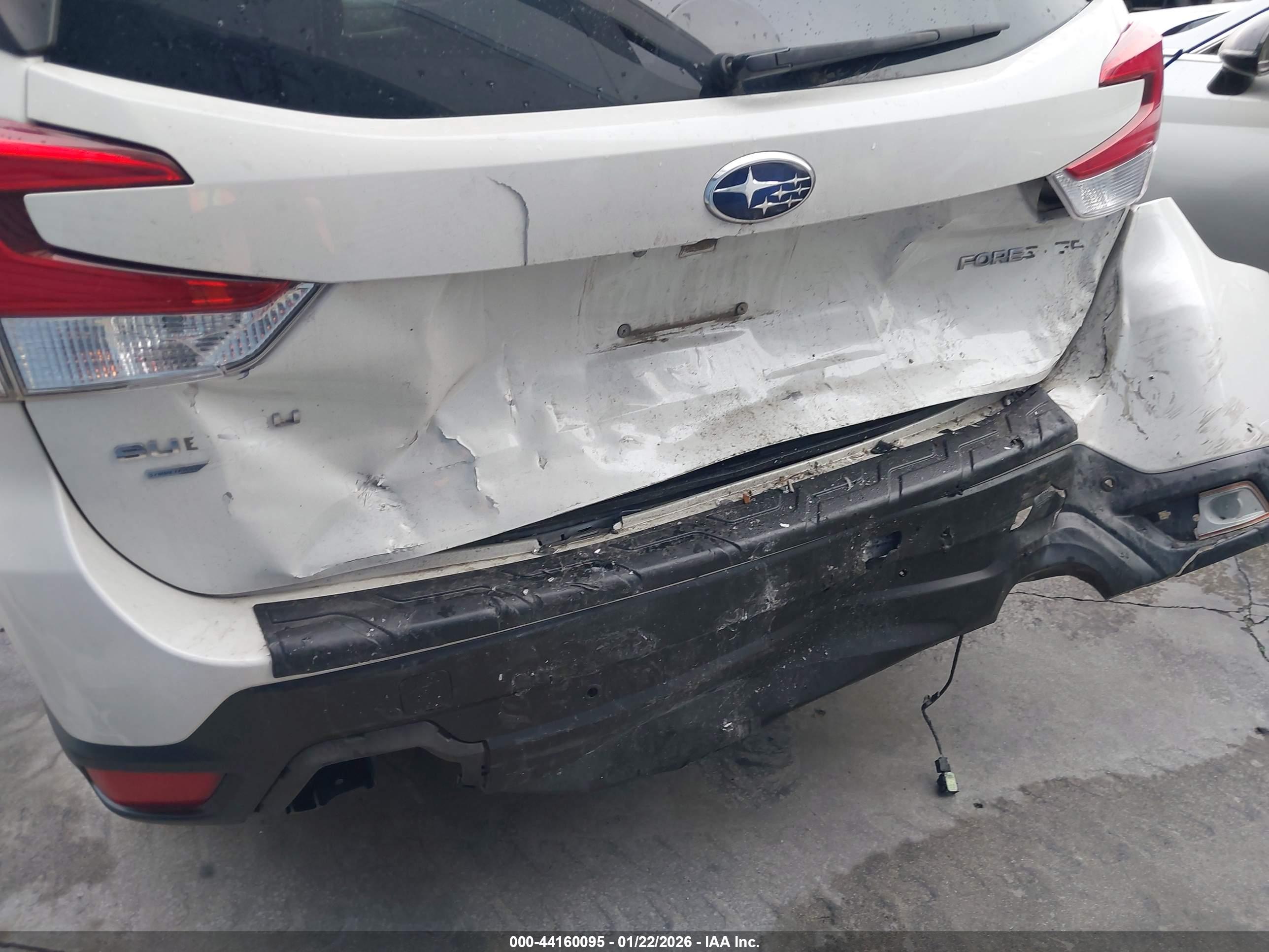 SUBARU FORESTER image 6