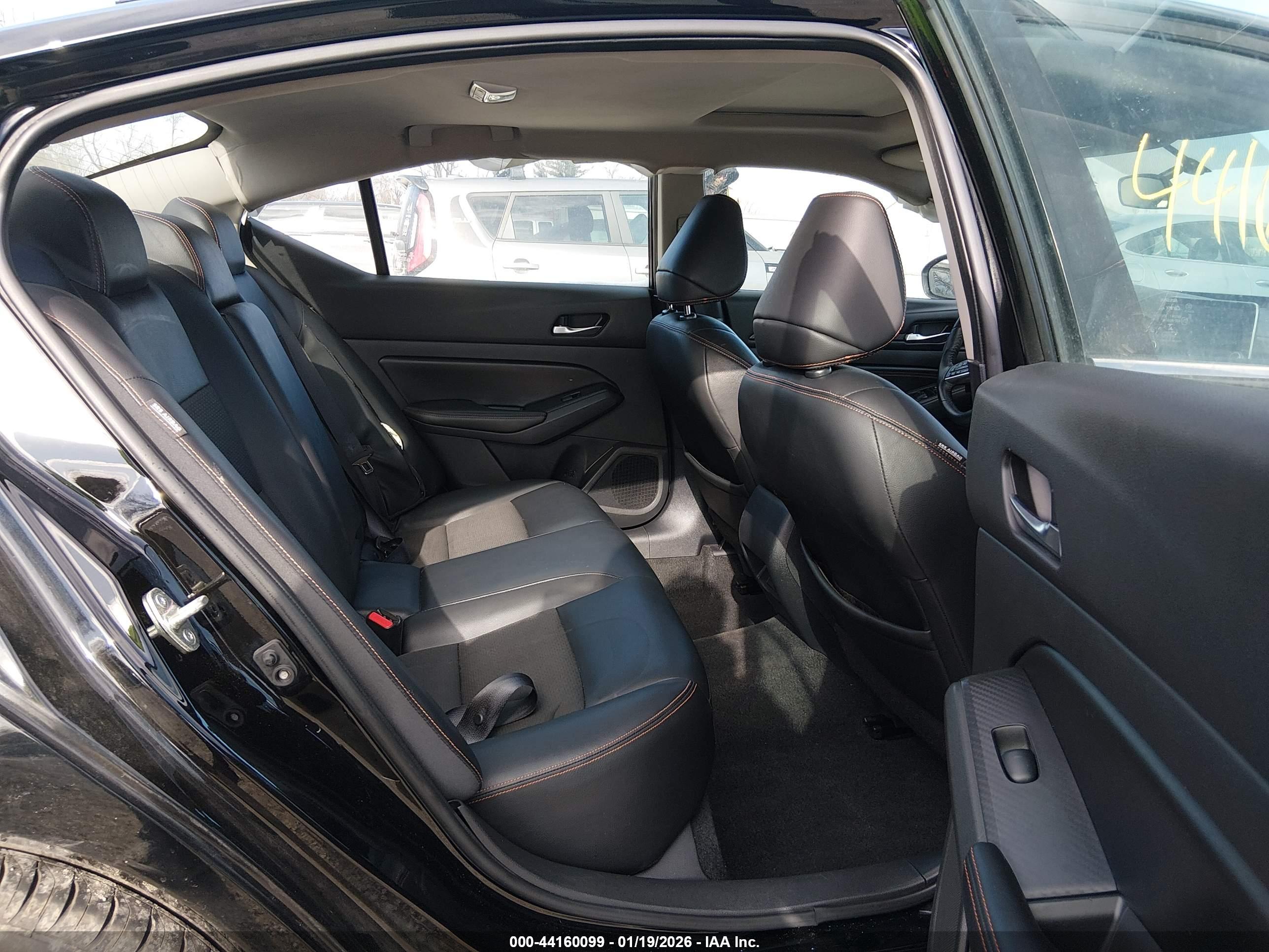 NISSAN ALTIMA image 8