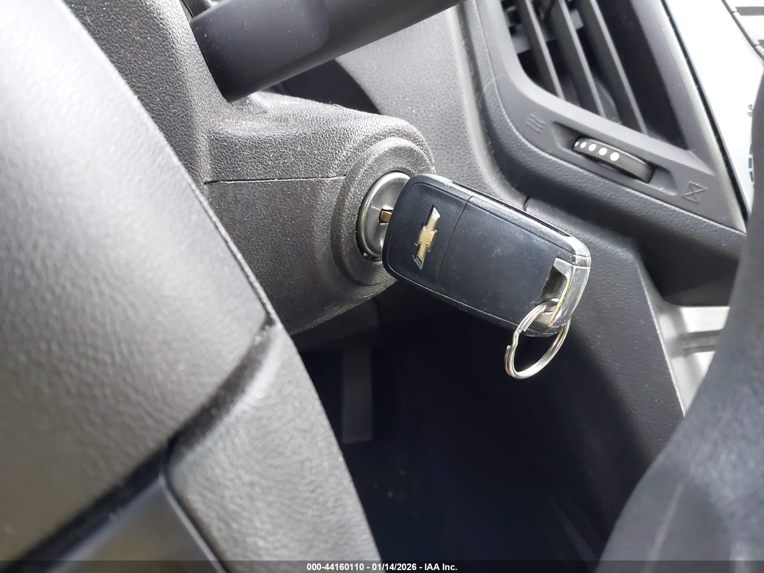 CHEVROLET EQUINOX image 11