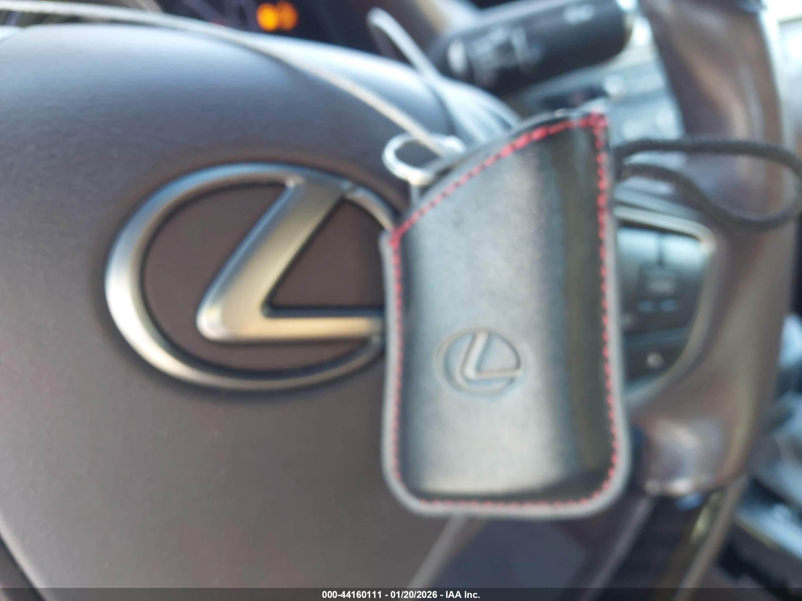 LEXUS ES image 11