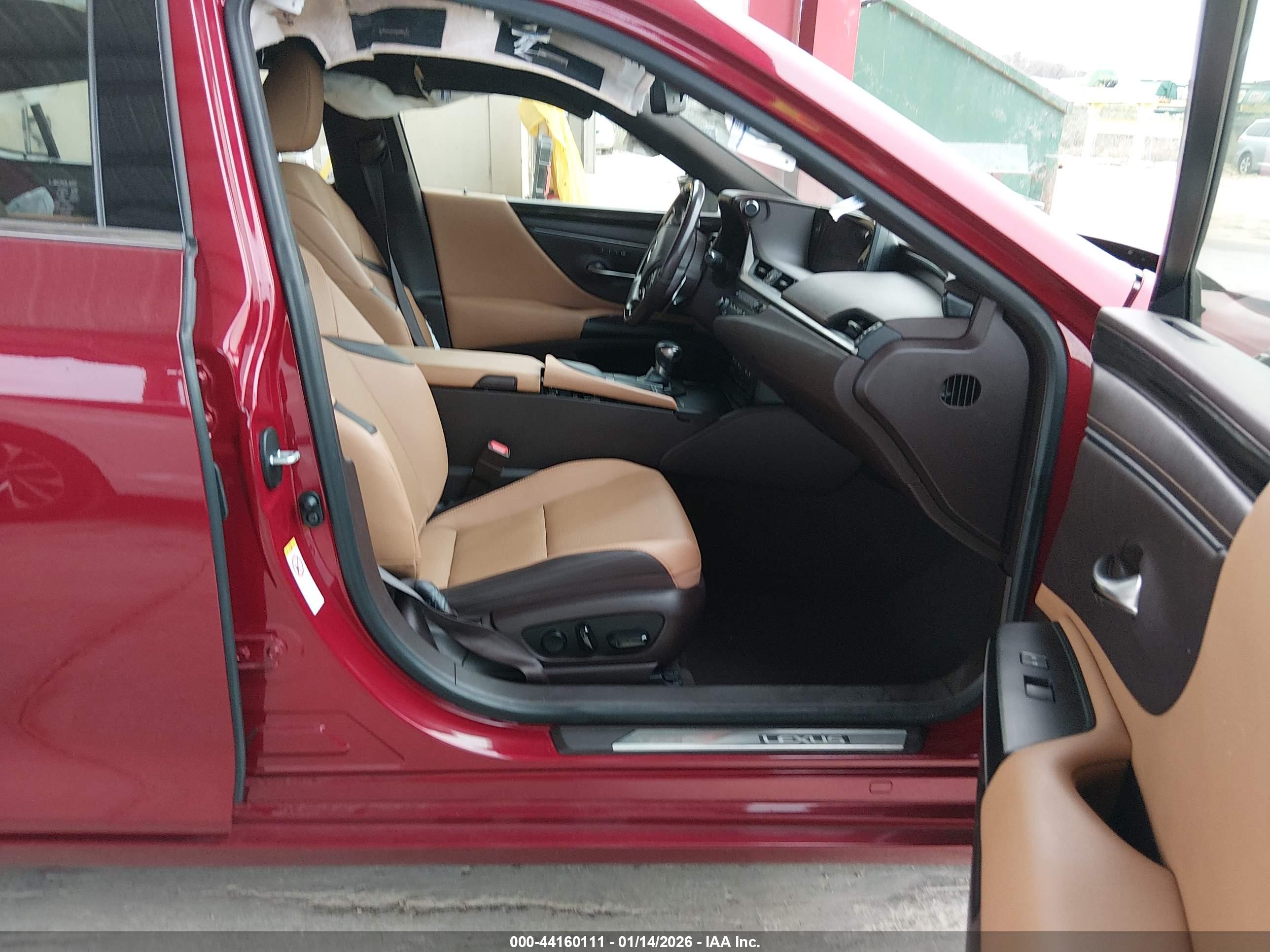 LEXUS ES image 5