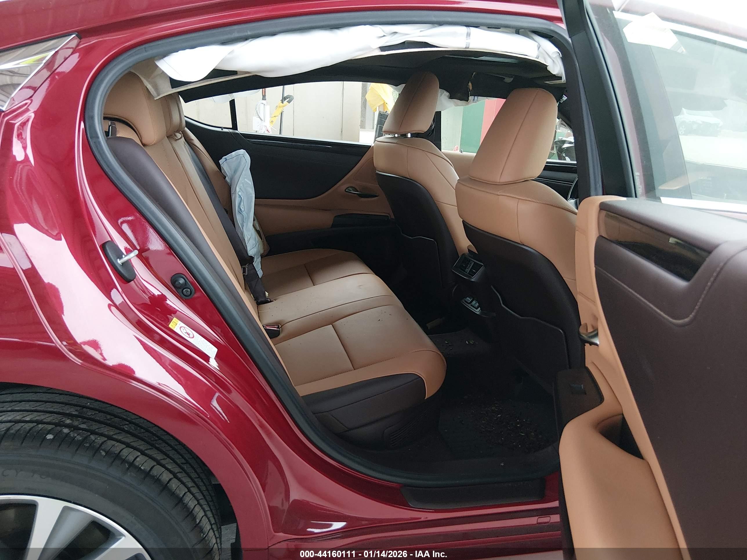 LEXUS ES image 8