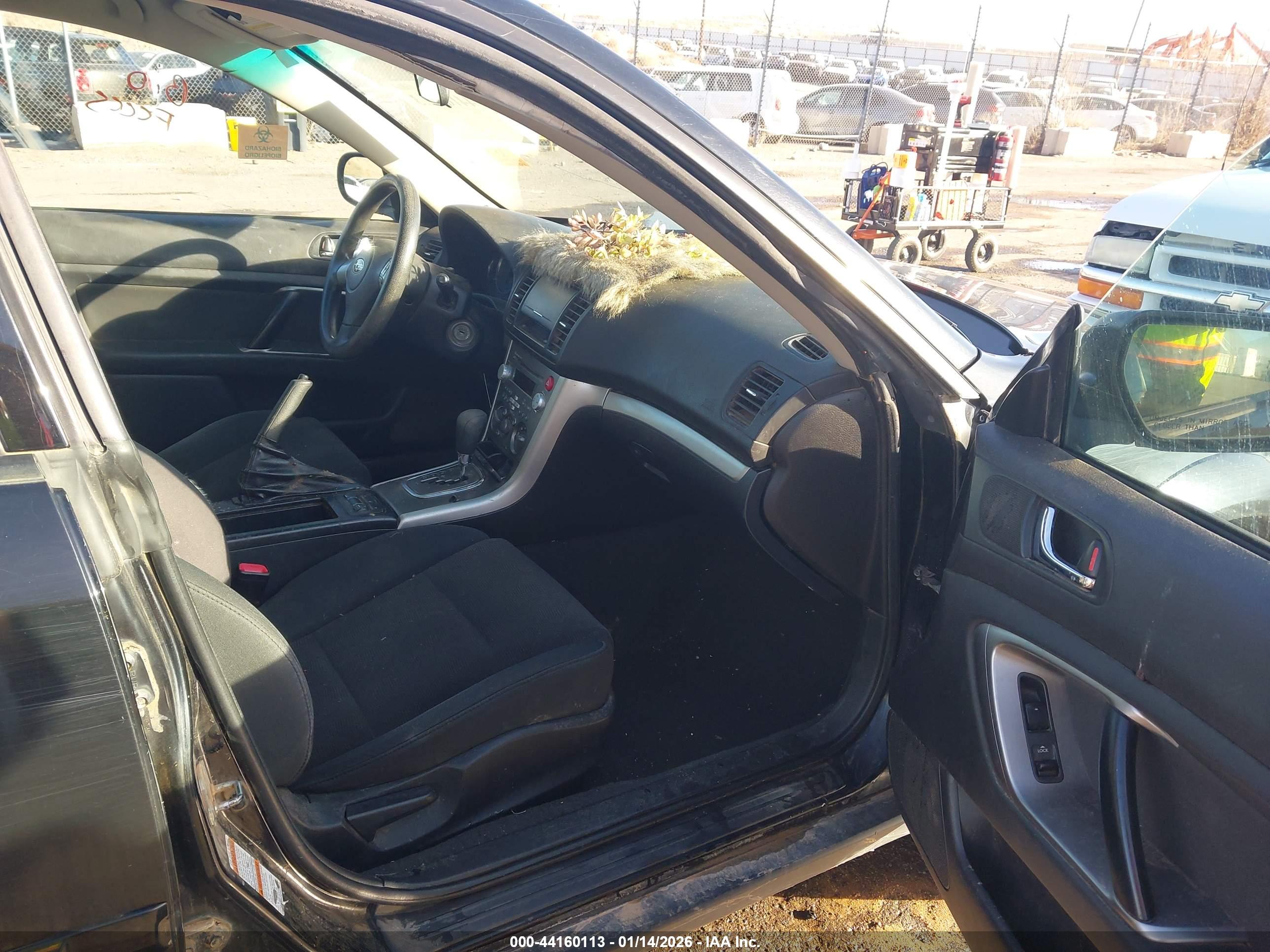 SUBARU OUTBACK image 5