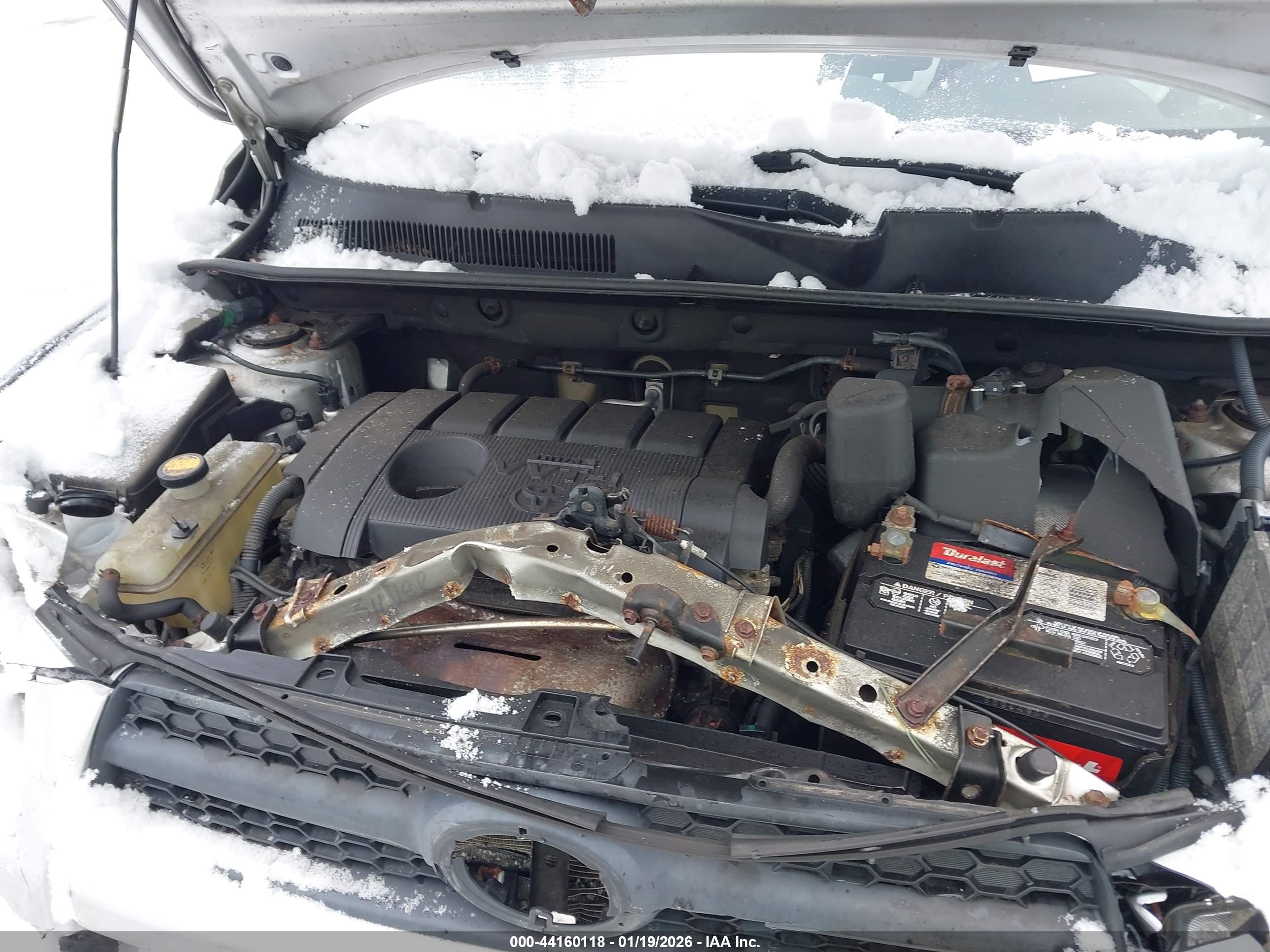 TOYOTA RAV4 image 10