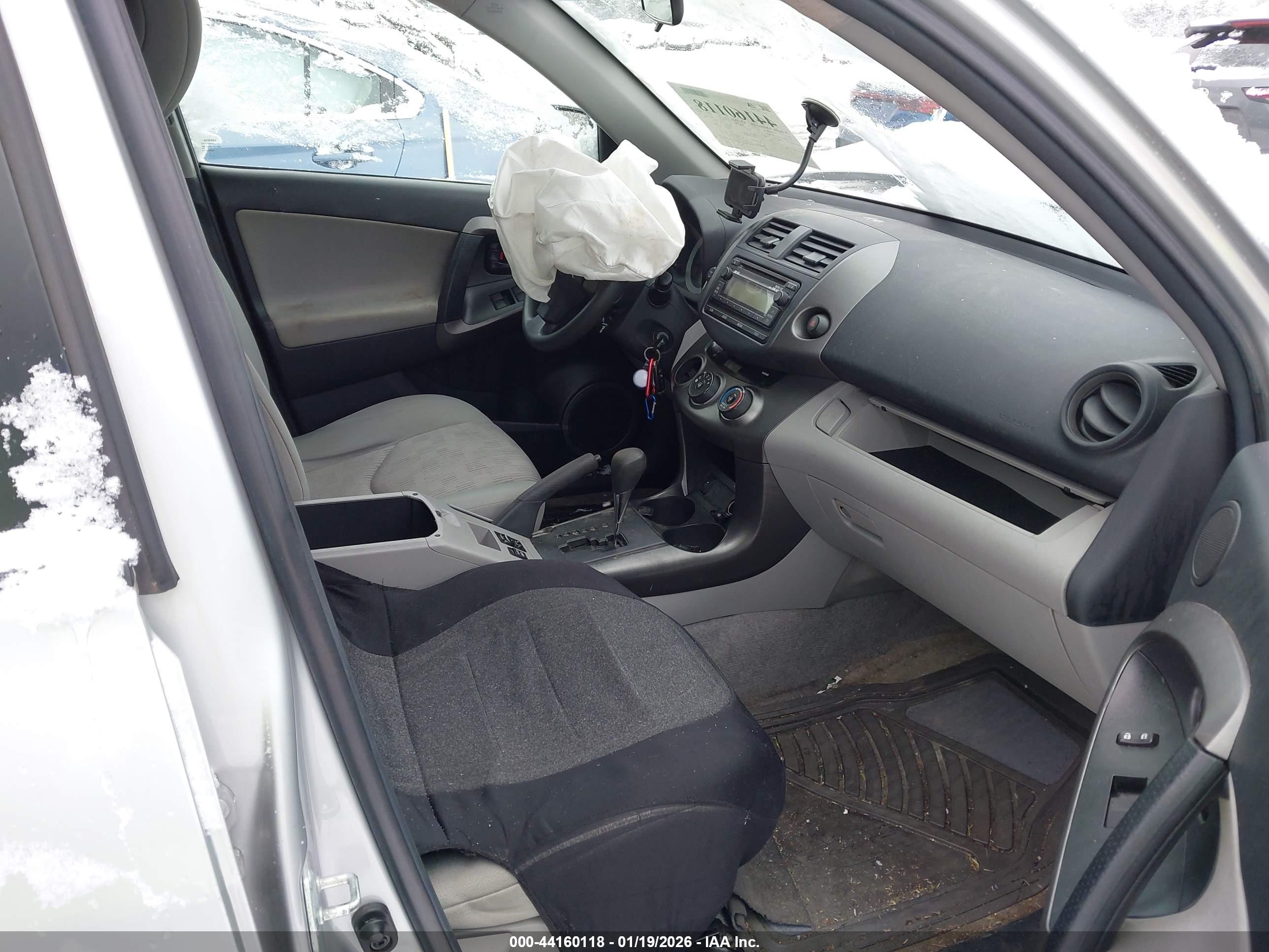 TOYOTA RAV4 image 5