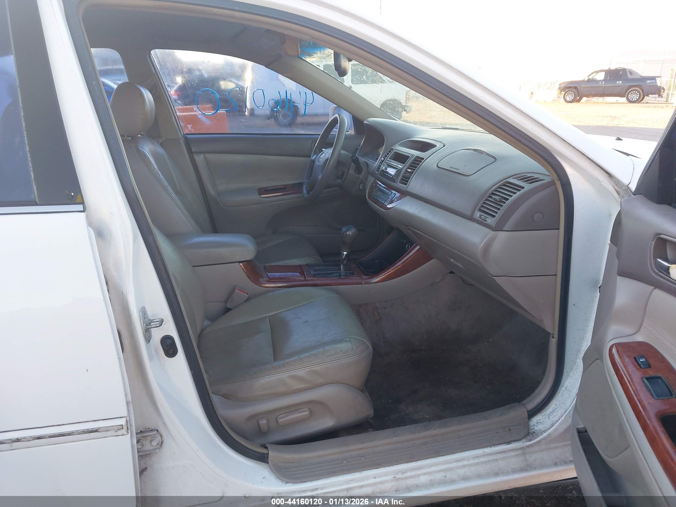 TOYOTA CAMRY image 5